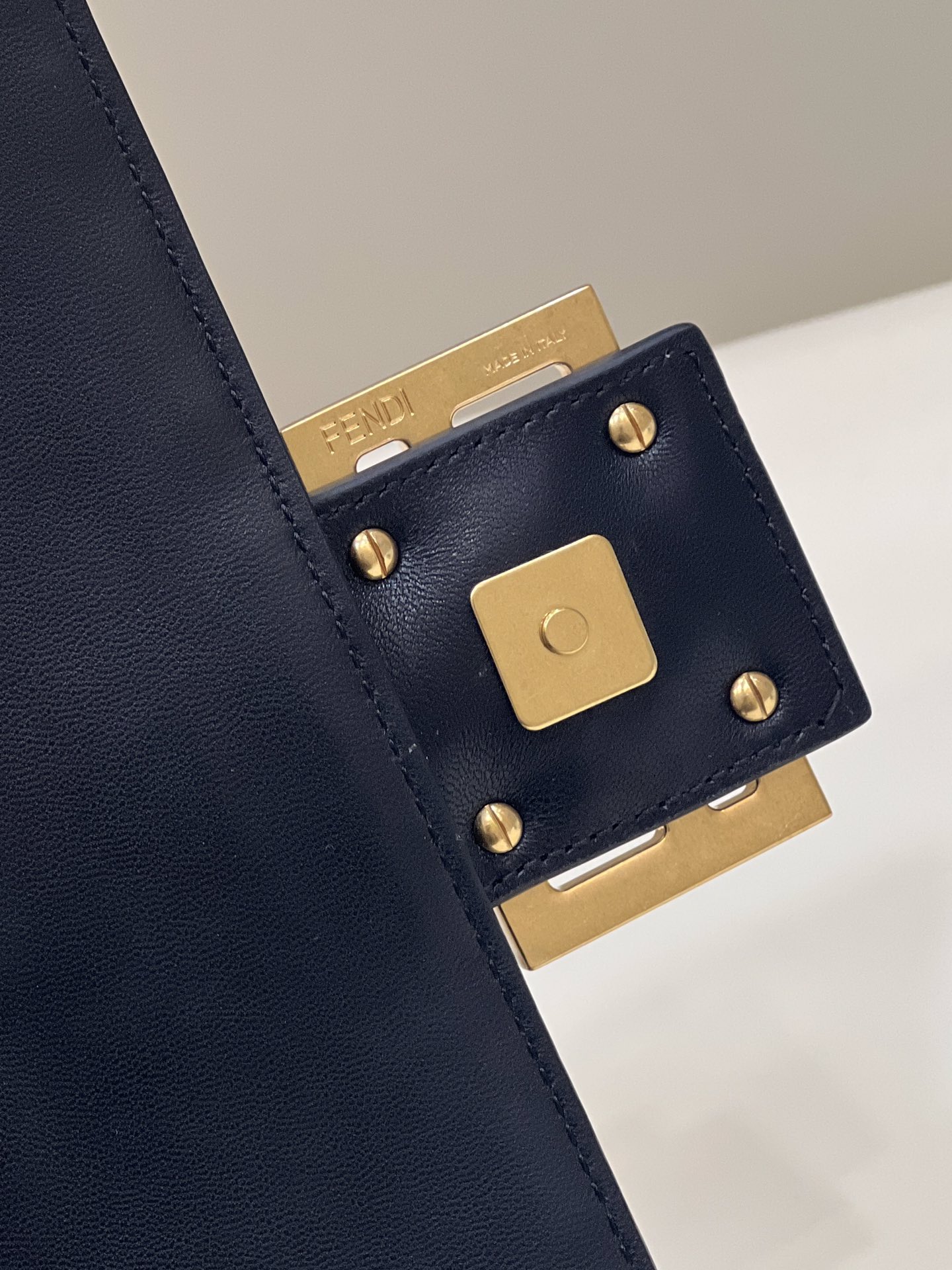 TÚI XÁCH NỮ FENDI 0192