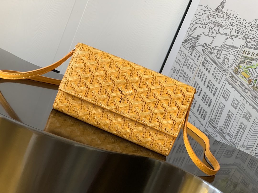 Goyard Varenne M8118 (yellow)