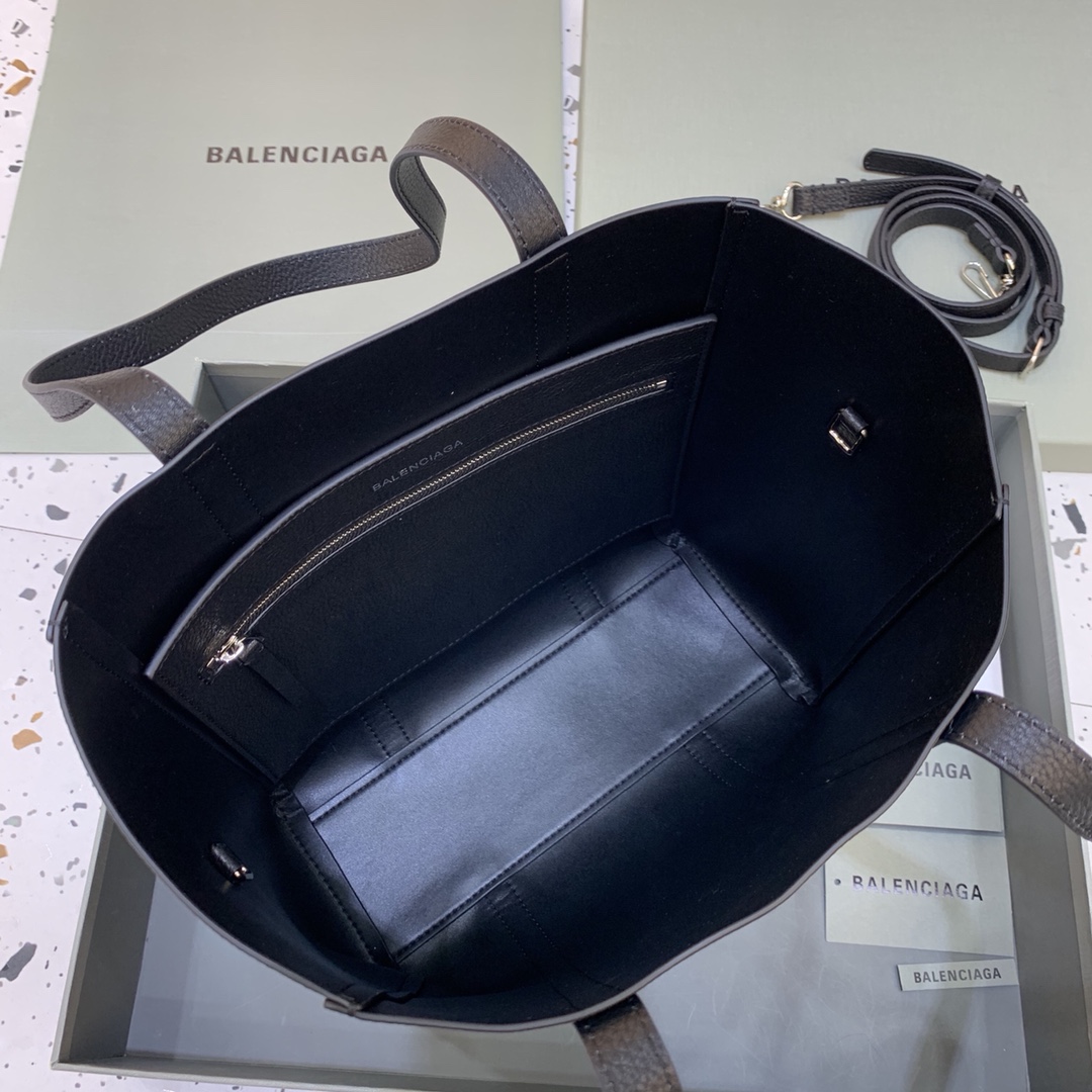 Túi xách nữ BALENCIAGA 204780 màu đen 