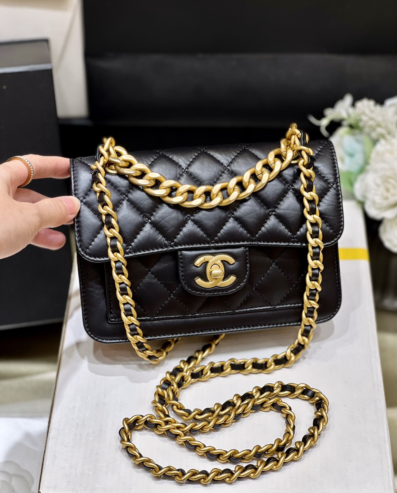 Túi Xách Chanel AP4051 Màu Đen 