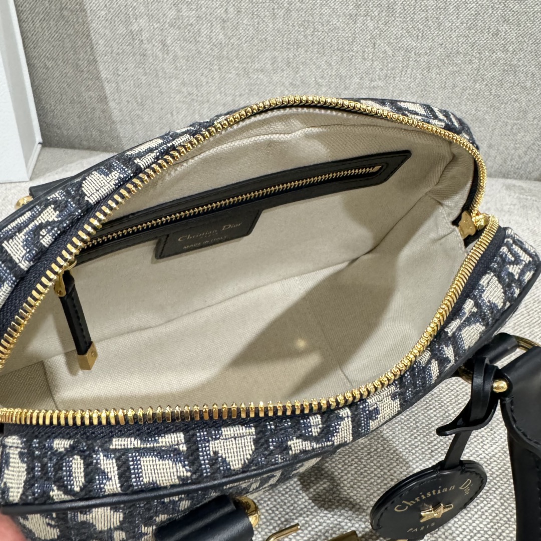 Túi xách Dior Vibe Nữ 