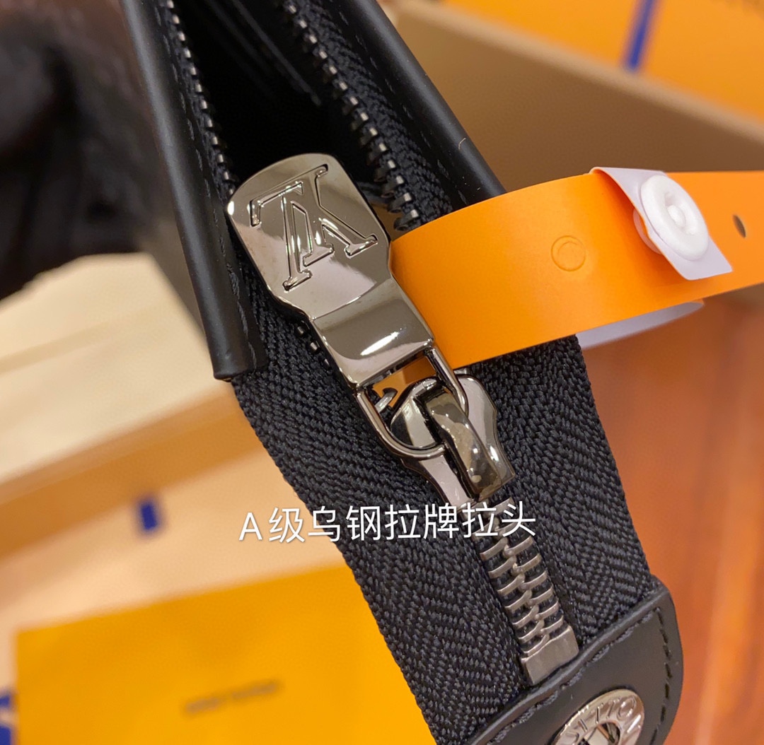 Clutch Cầm Tay Pochette Voyage MM M61692