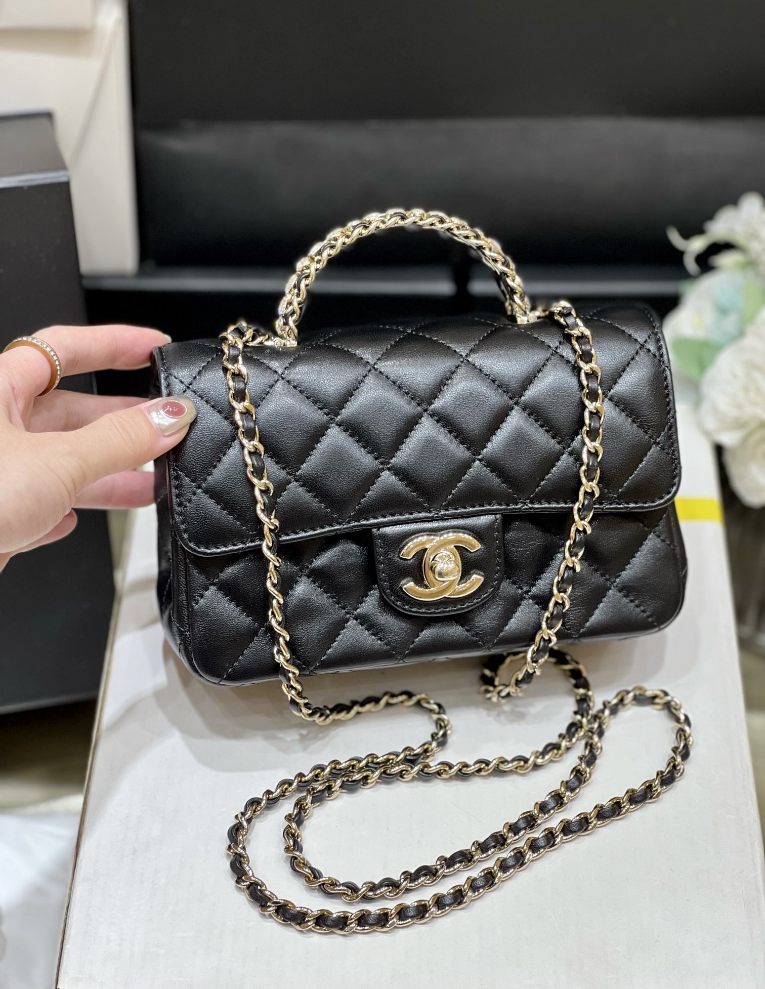 Túi Xách Chanel AP4023 Màu Đen 