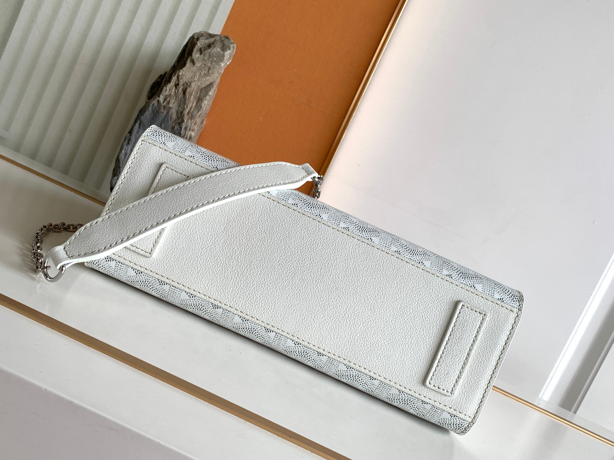 Goyard Rouette 8819 (white)