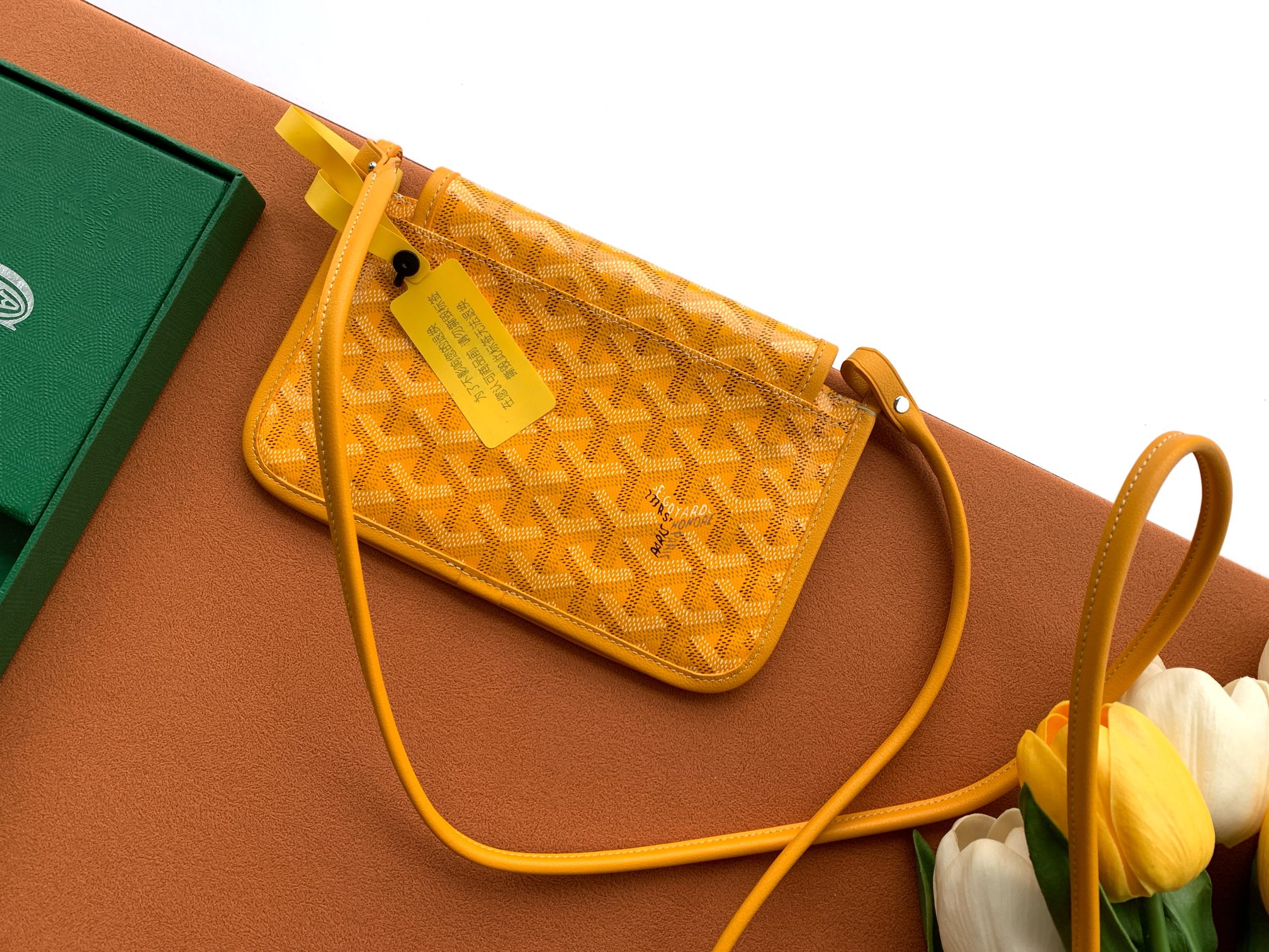 Goyard Plumet 8015 (yellow)