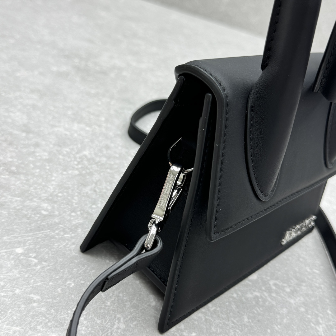 Túi Xách Jacquemus P98869 Màu Đen 