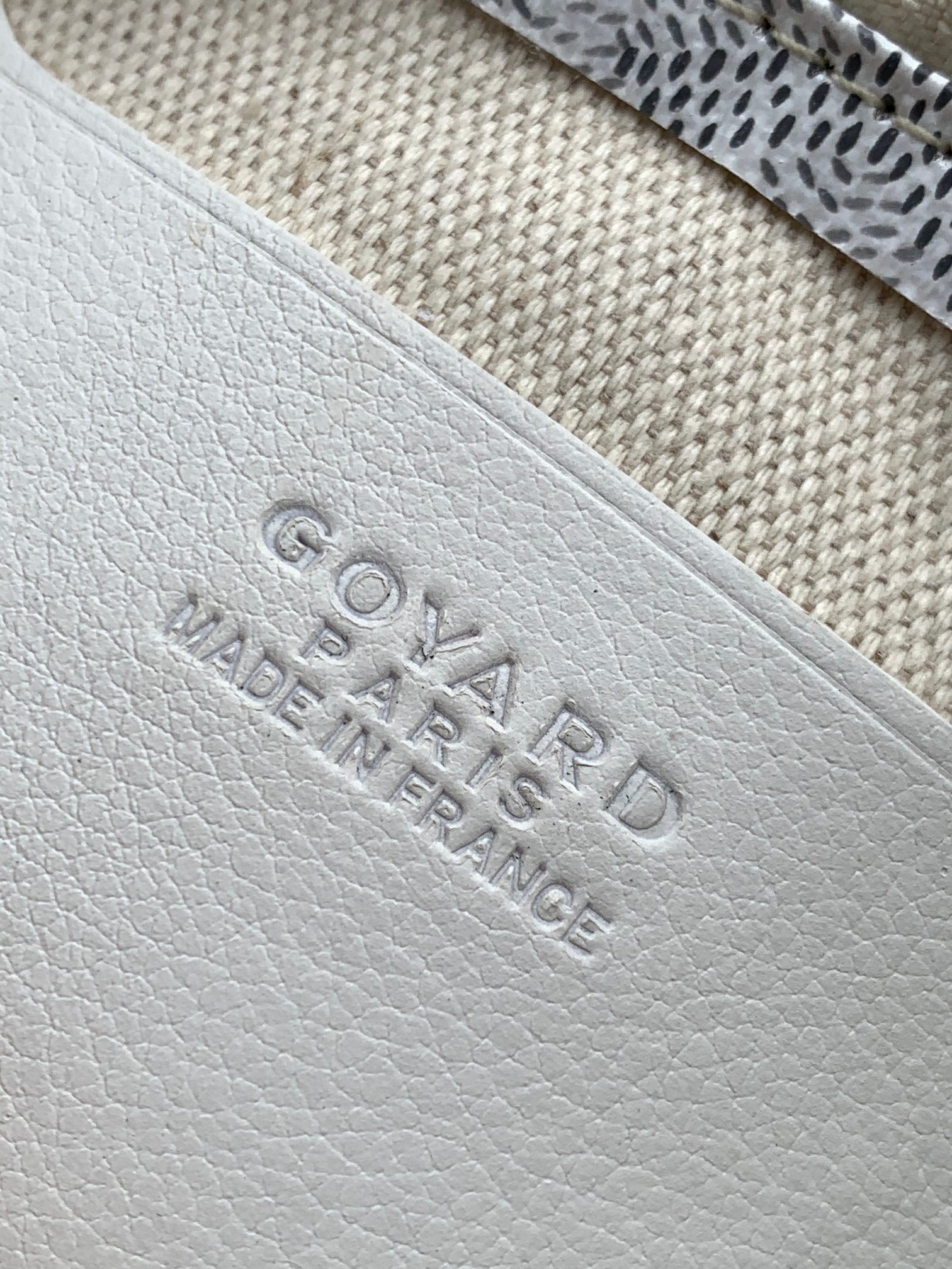 Goyard Plumet 8015 (white)