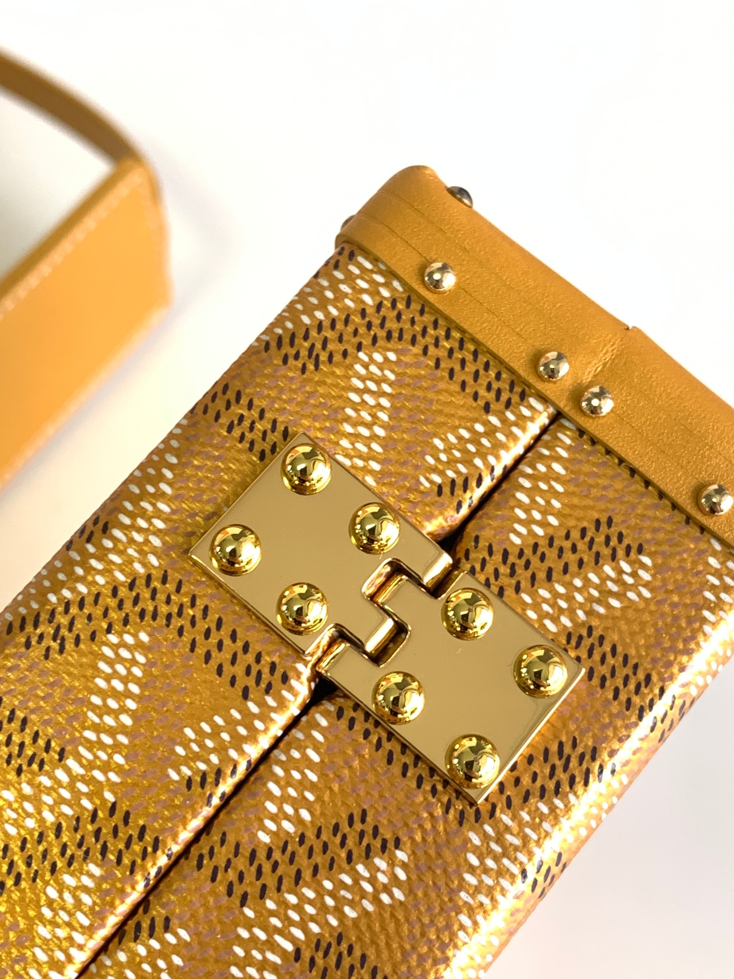  Goyard Minaudière 8210 (yellow)