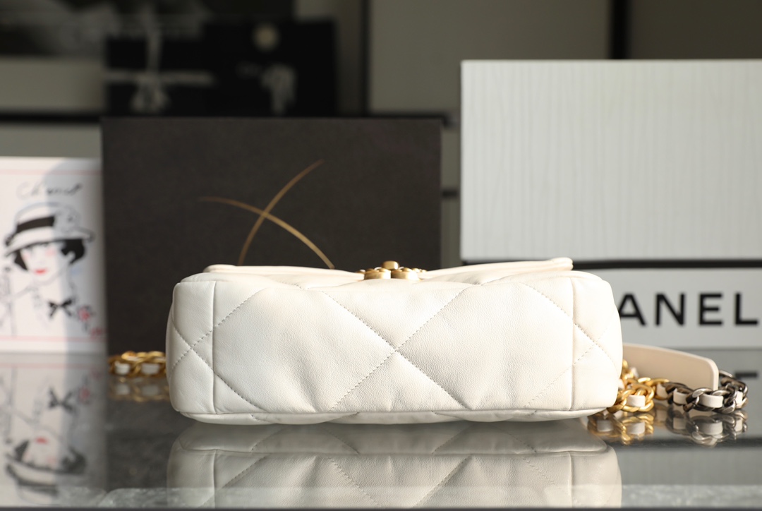 Túi xách Chanel C19 Bag trắng 
