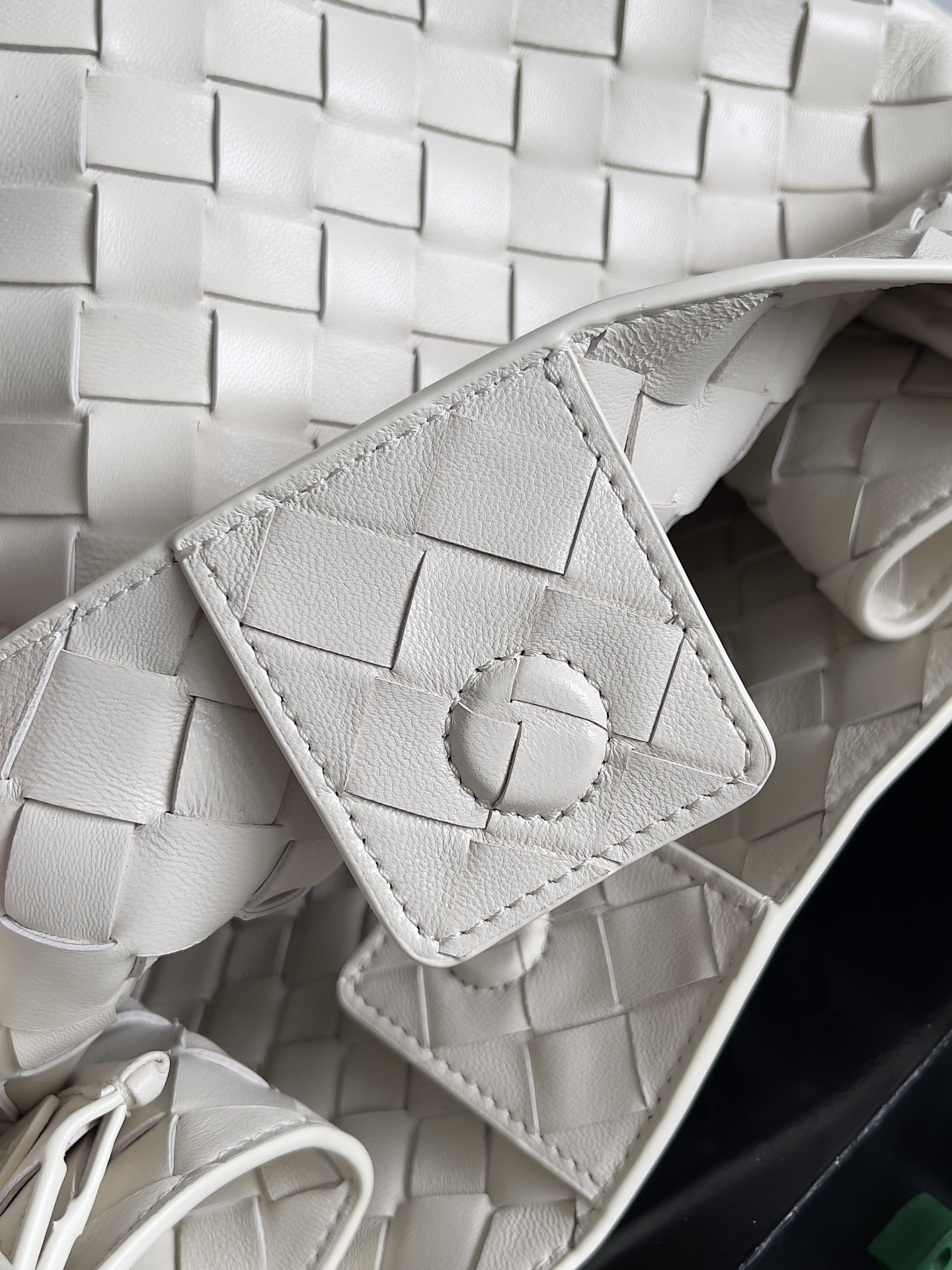 Túi xách nữ bottega veneta màu be 796571