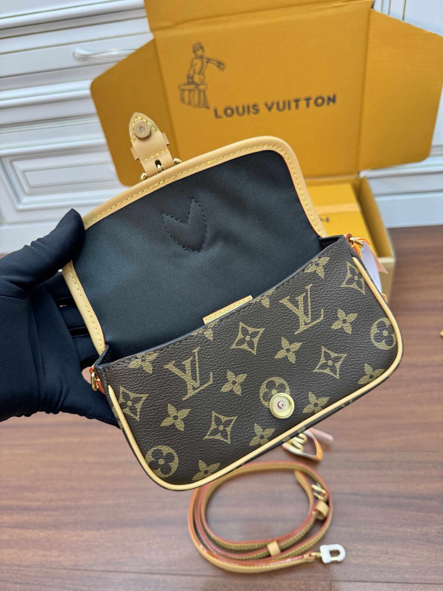 Sac Nano Diane M83298