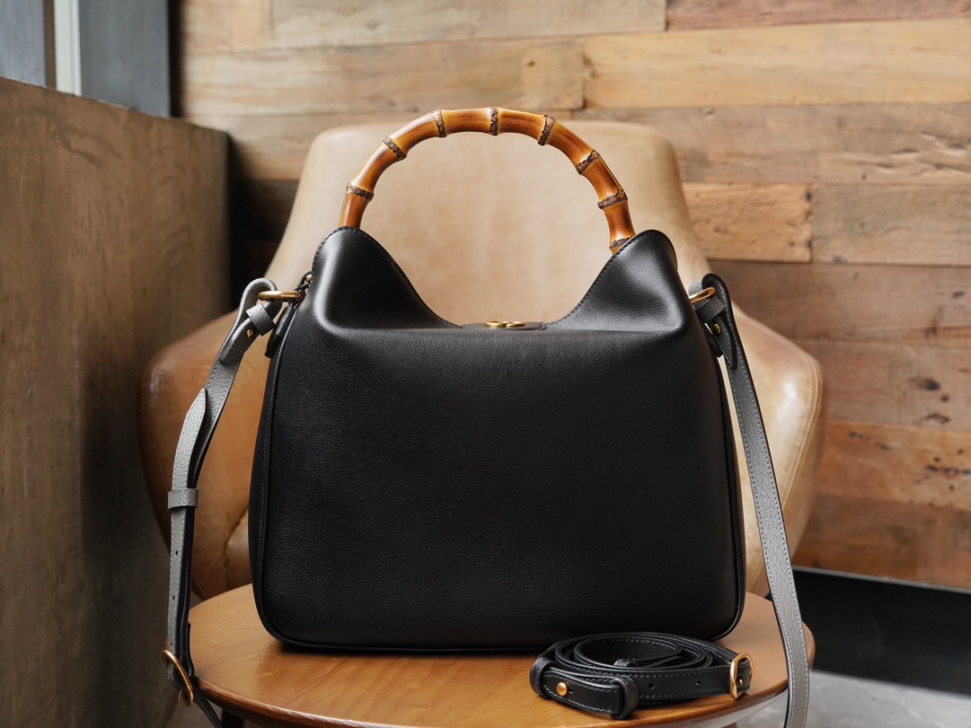 Sac à épaule Gucci Diana taille moyenne 746124 (Black) 
