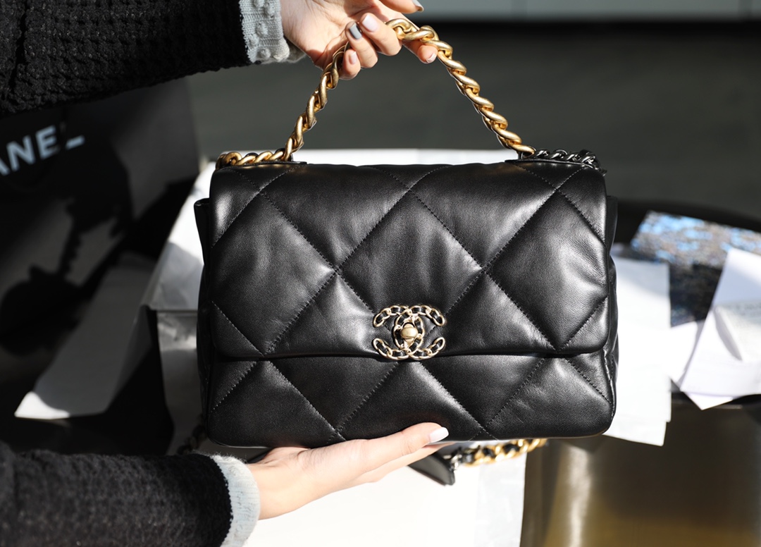 Túi xách Channel C19 bag đen 