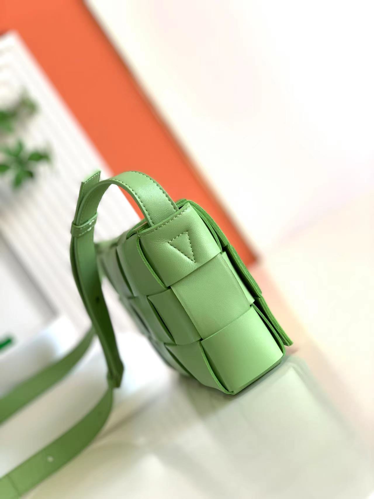 Bottega Veneta Cassette Màu Xanh Lá