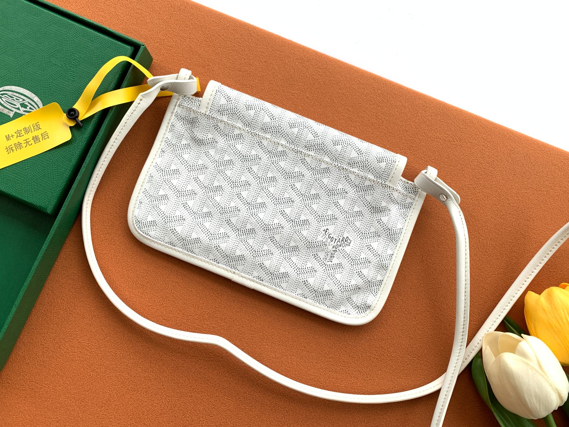 Goyard Plumet 8015 (white)