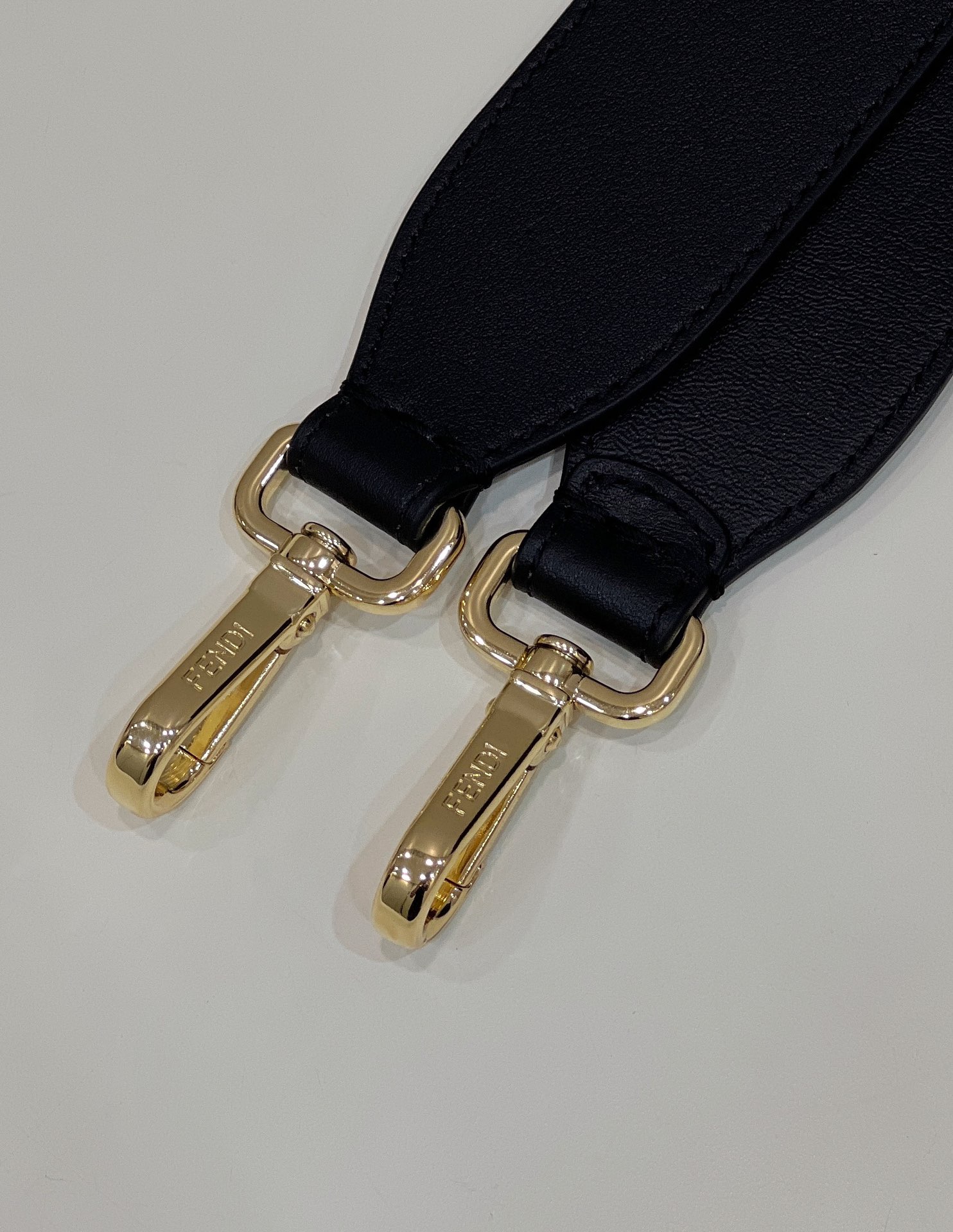 TÚI TOTE FENDI 8597