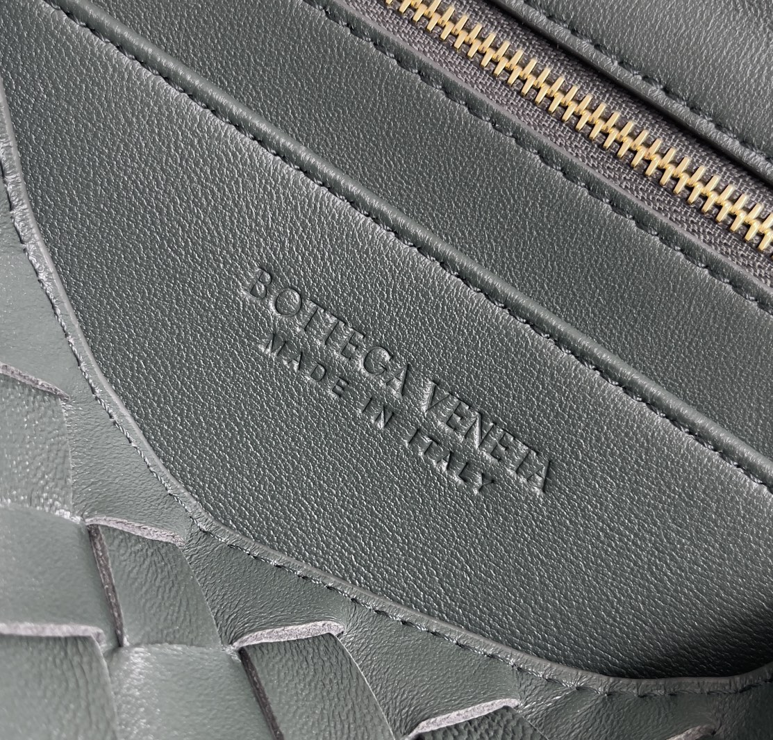 Túi xách nữ bottega veneta màu rêu 754990