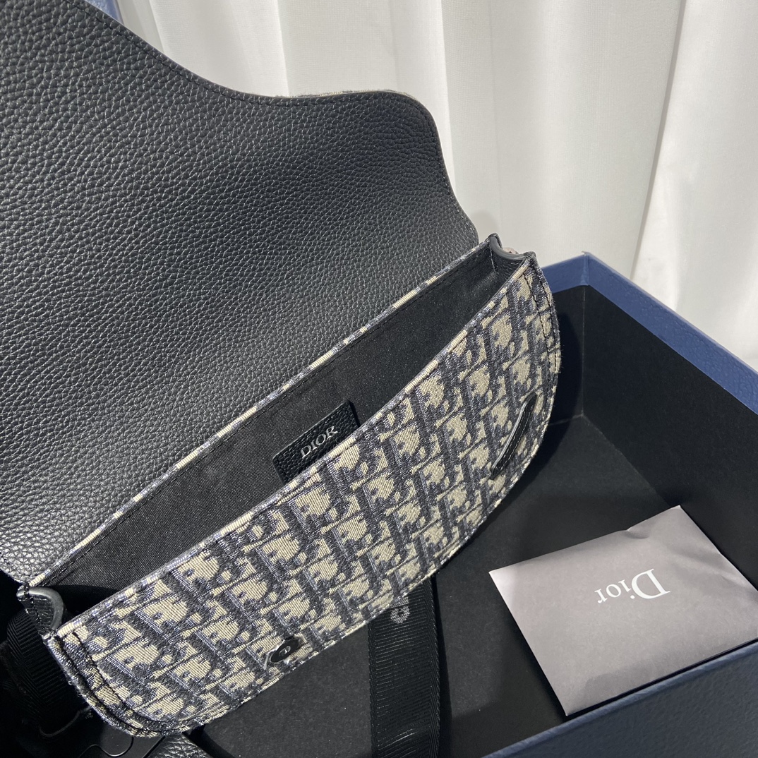 Túi Xách Nam Dior Oblique Màu Trắng 80014