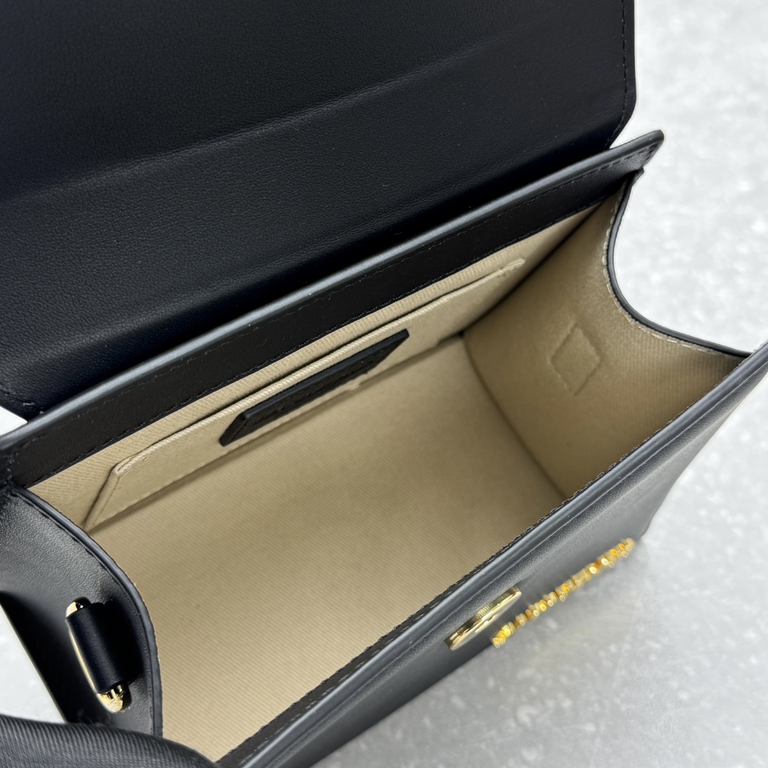 Túi Xách Nữ Jacquemus P98868 Màu Đen 
