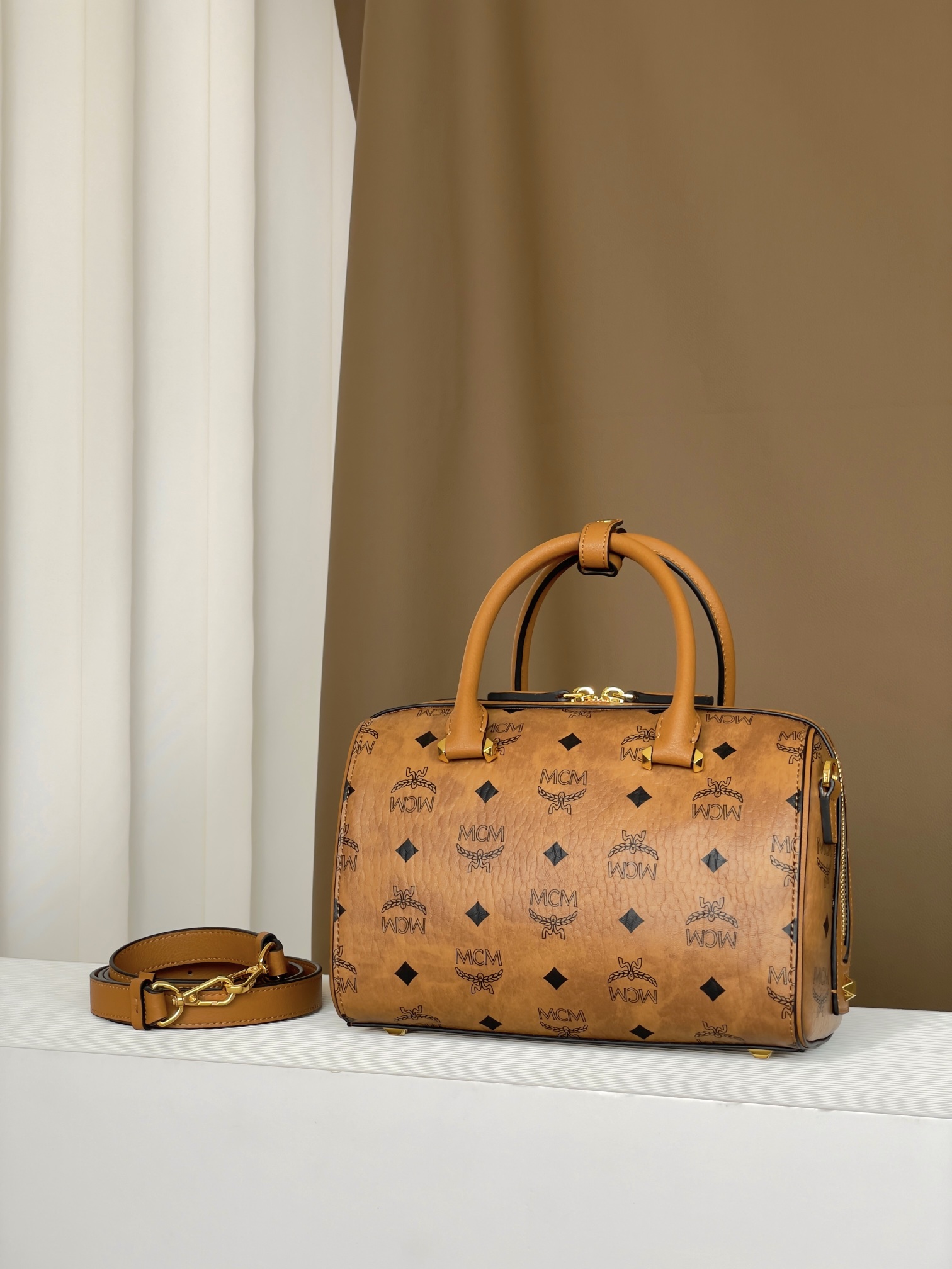 MCM AREN VISETOS 03CO001 (BROWN)