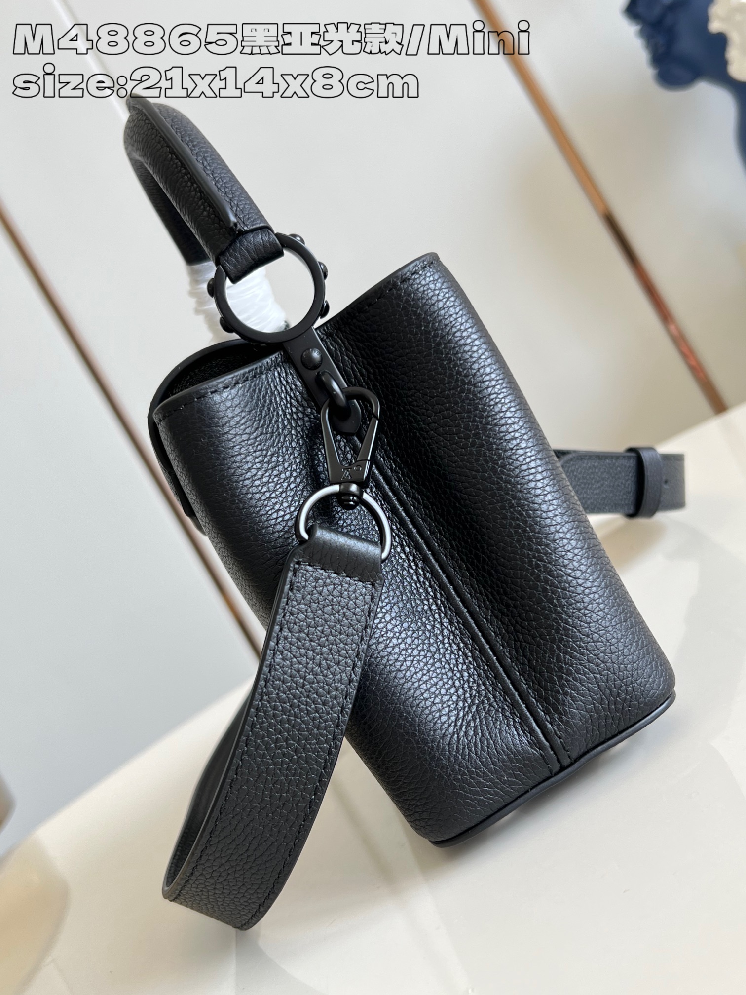 Túi Nữ Louis Vuitton Capucines mini M48865 Màu Đen