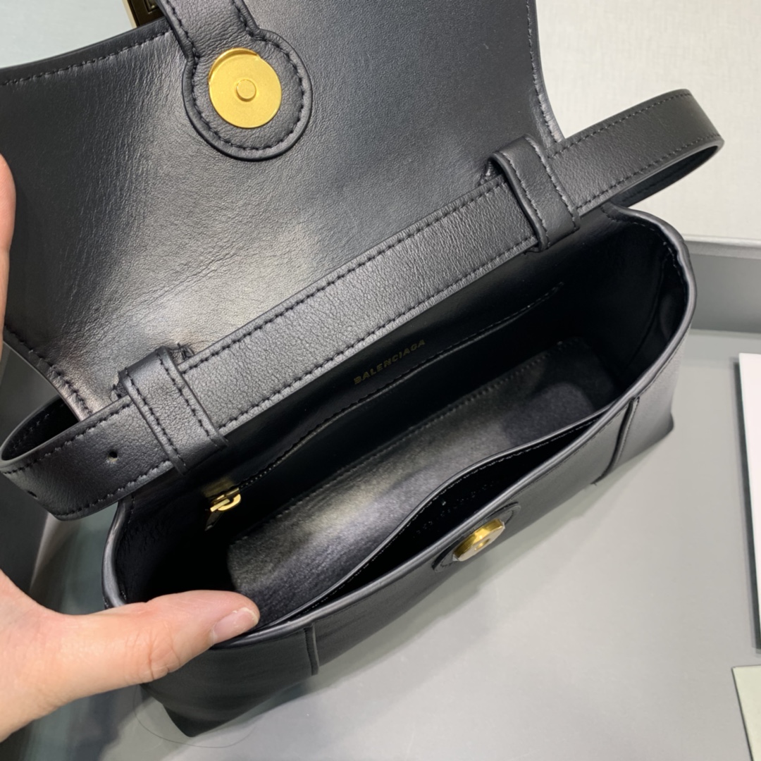 TÚI ĐEO NỮ BALENCIAGA 180609 MÀU ĐEN 