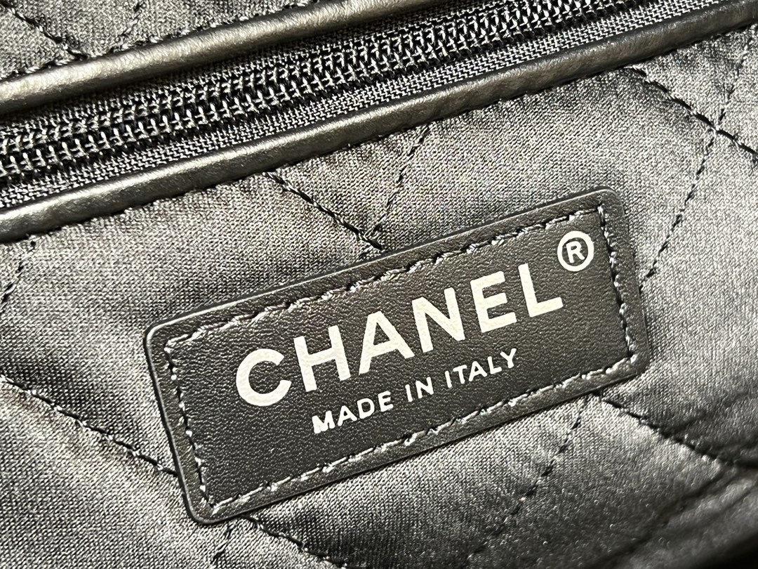 Túi Xách Chanel 22BAG AS4486 Màu Đen 