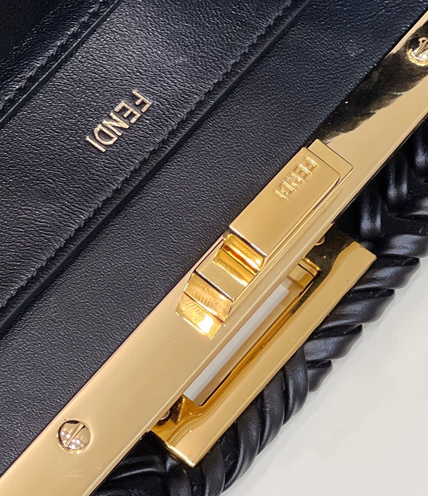 TÚI XÁCH NỮ FENDI 80051 