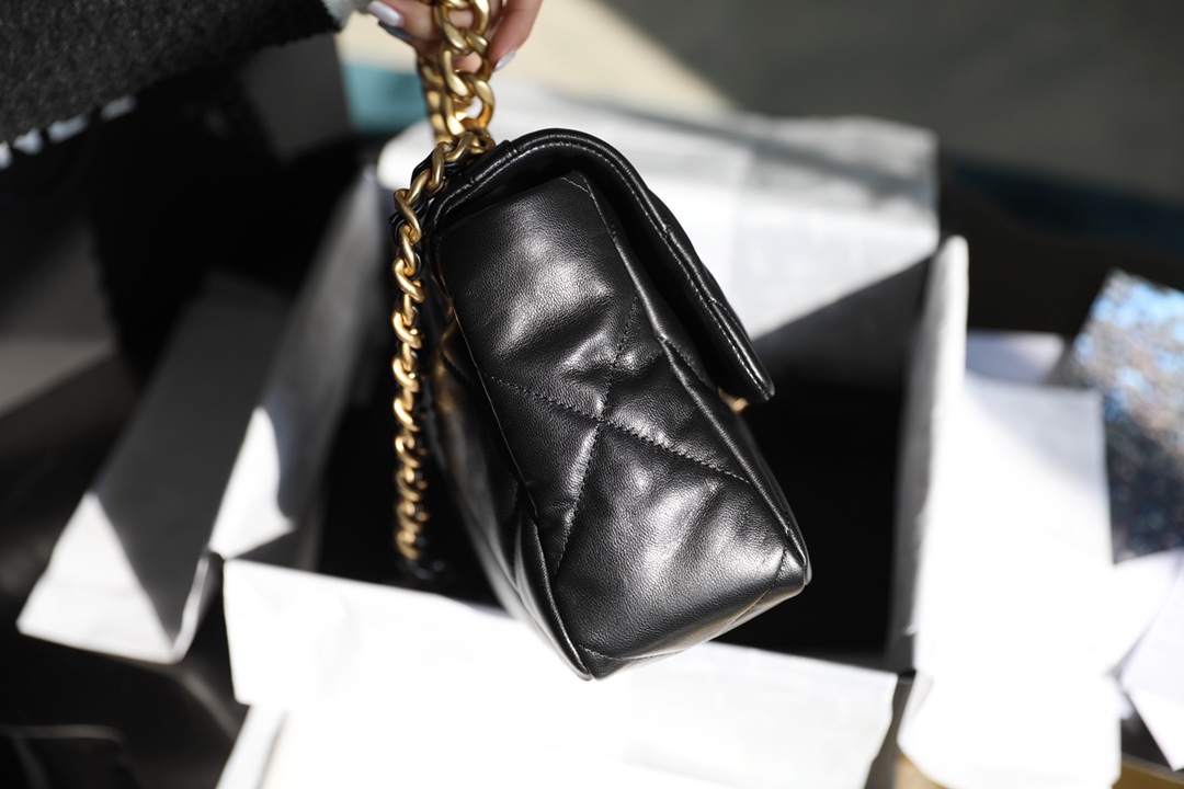Túi xách Channel C19 bag đen 