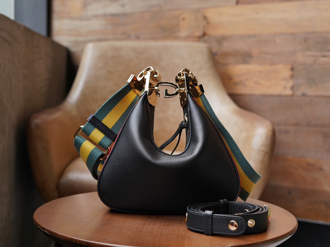 Sac à épaule Gucci Attache petite taille 699409 (black) 