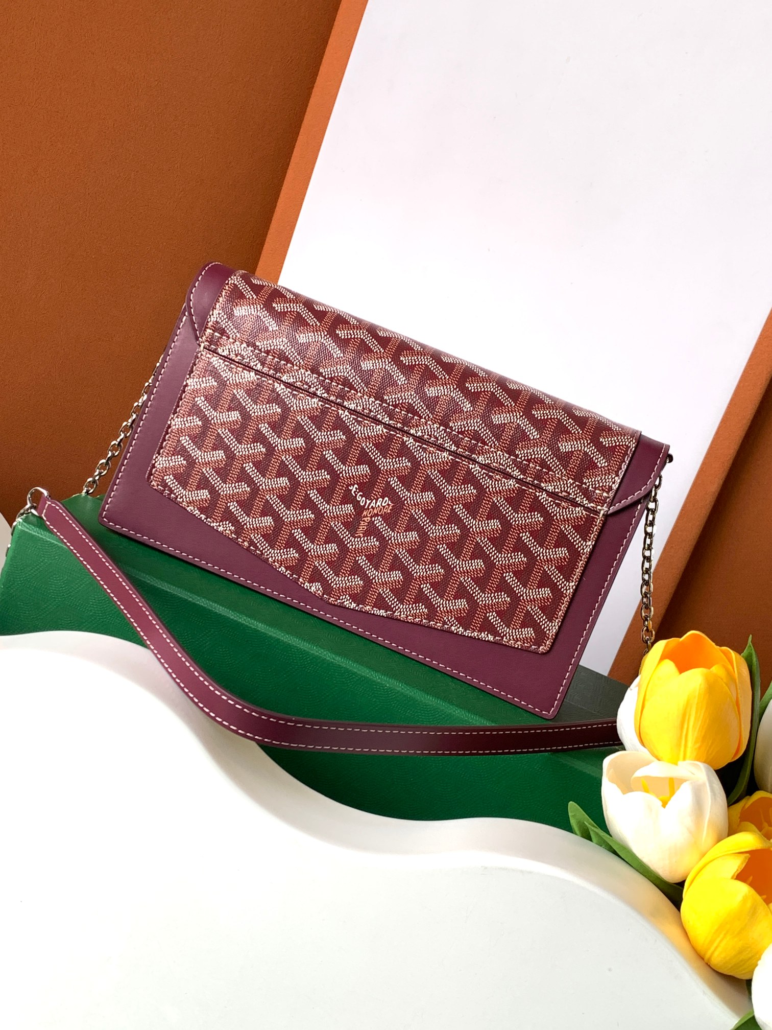 Goyard Duchesse Marie-Caroline 1100 (red)