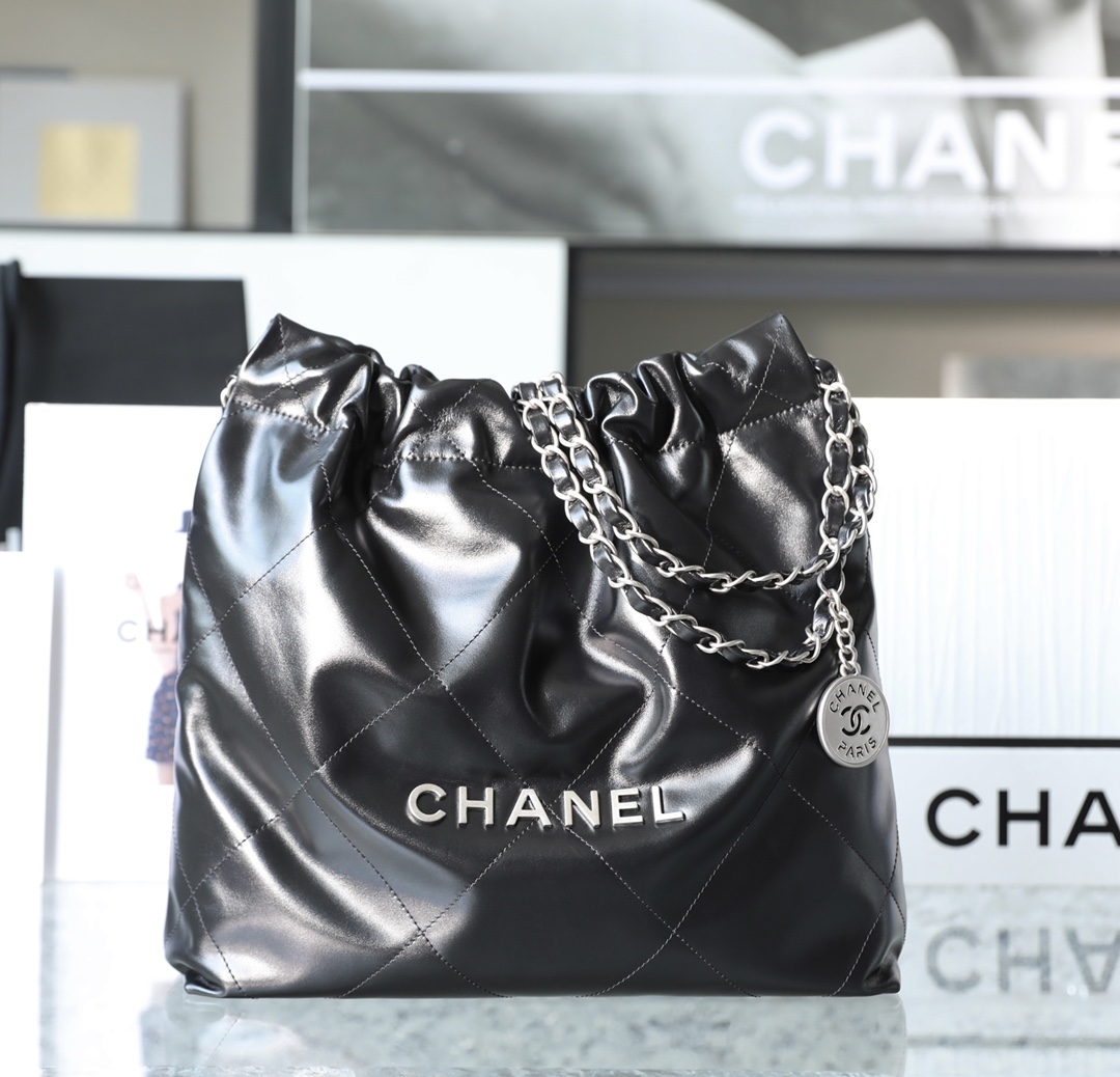 Túi xách Channel 22 bag đen dây bạc 