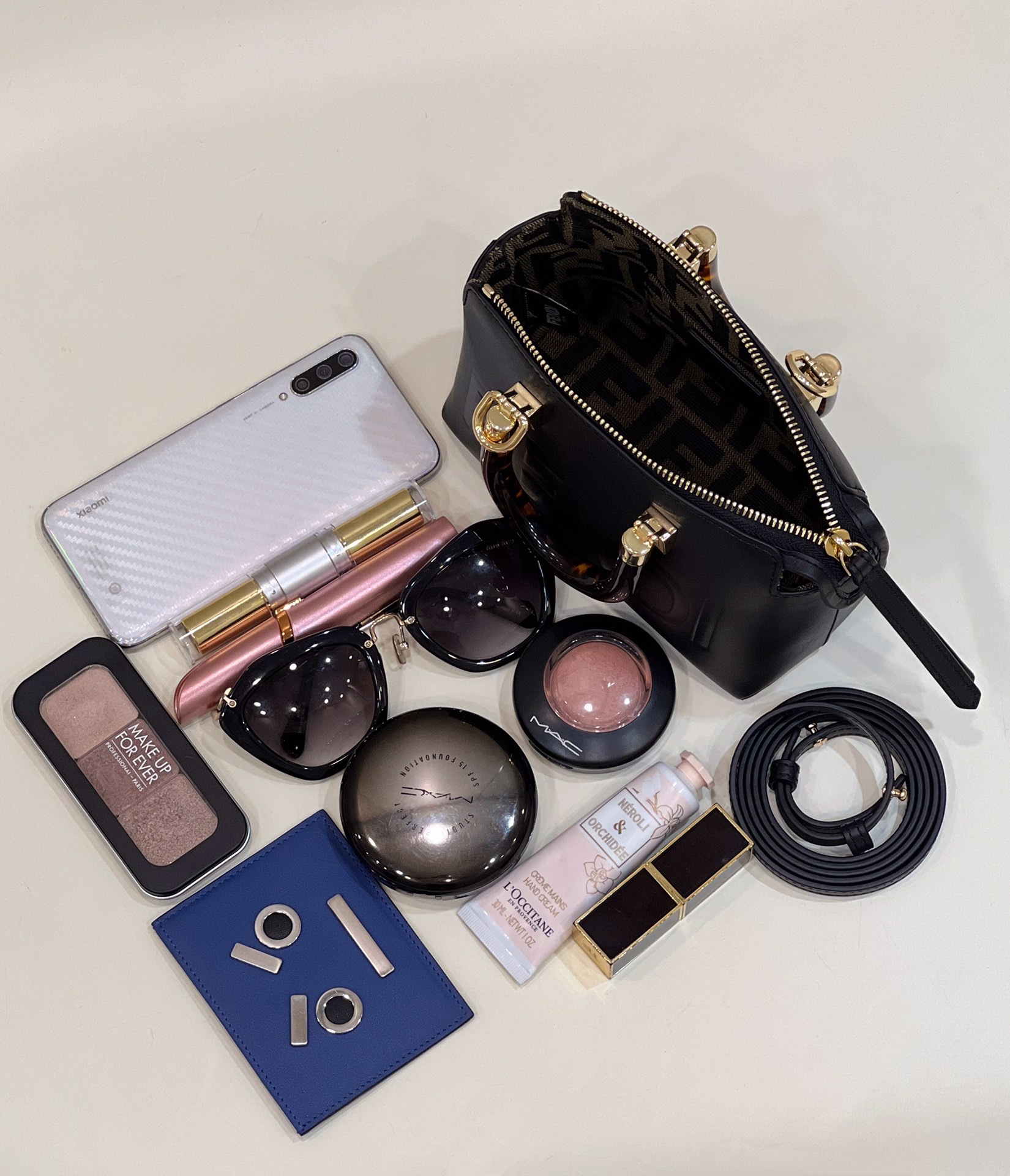 TÚI NỮ BASIC FENDI 8570 