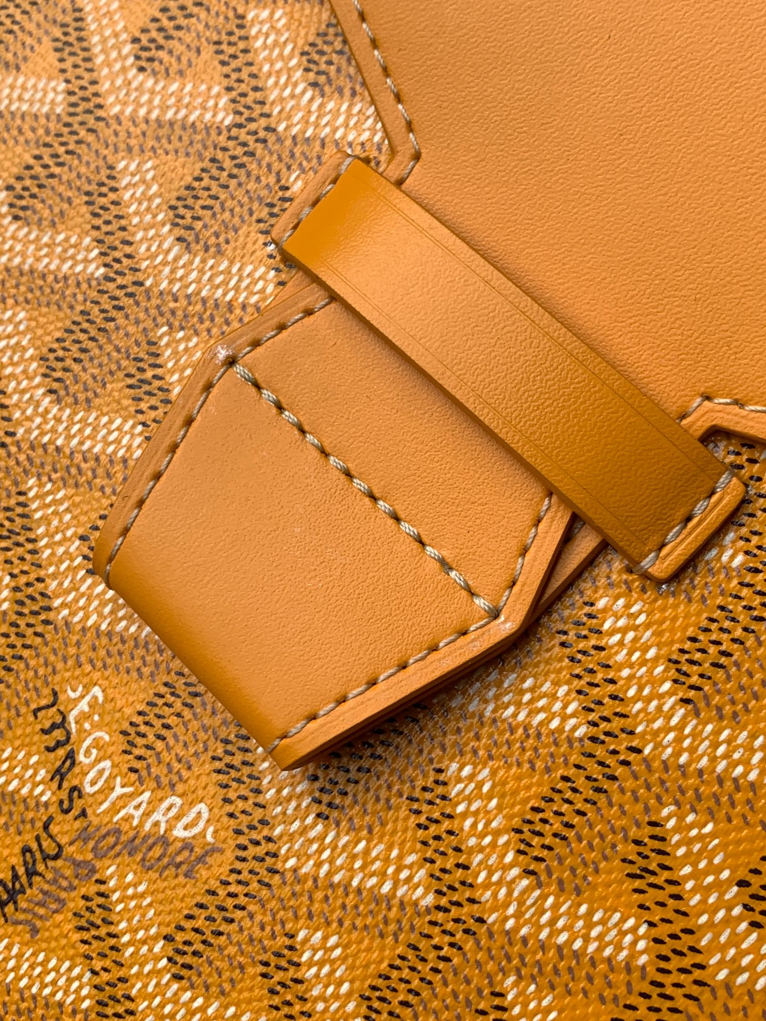 GOYARD Camond2 8826 (yellow)