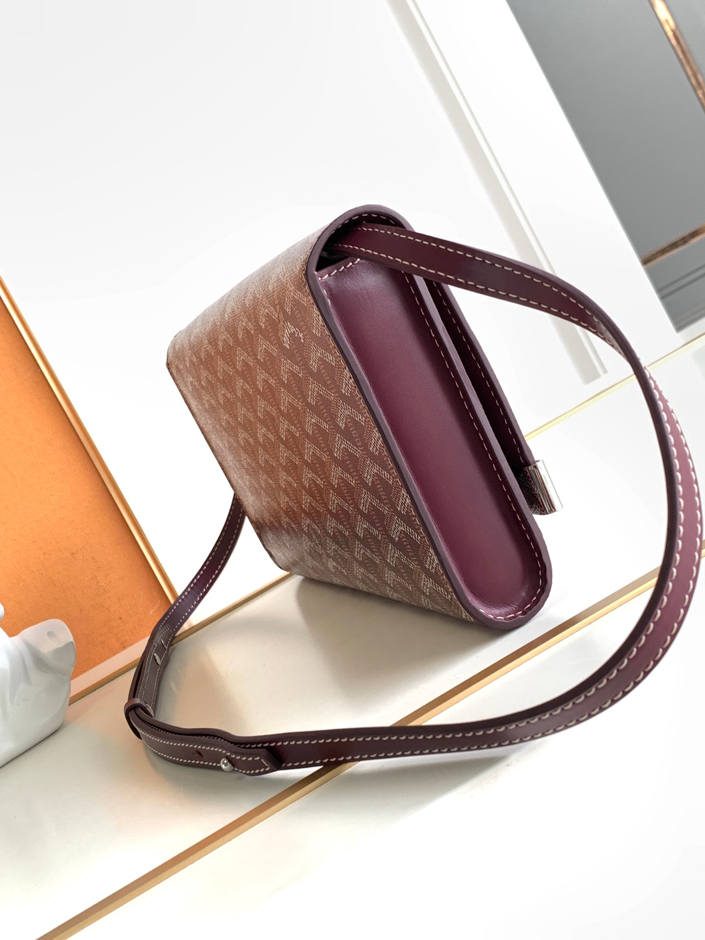 Goyard Monte-Carlo 8812 (red)