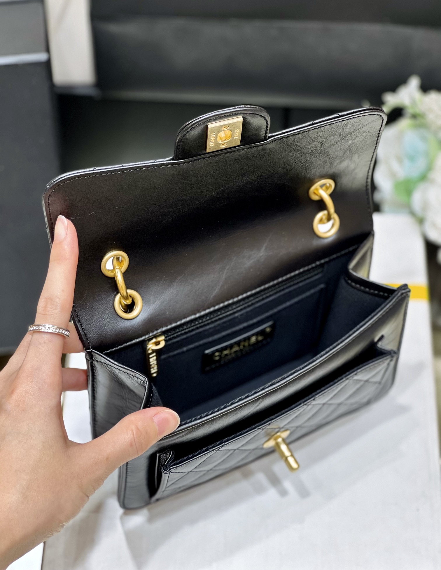 Túi Xách Chanel AP4051 Màu Đen 