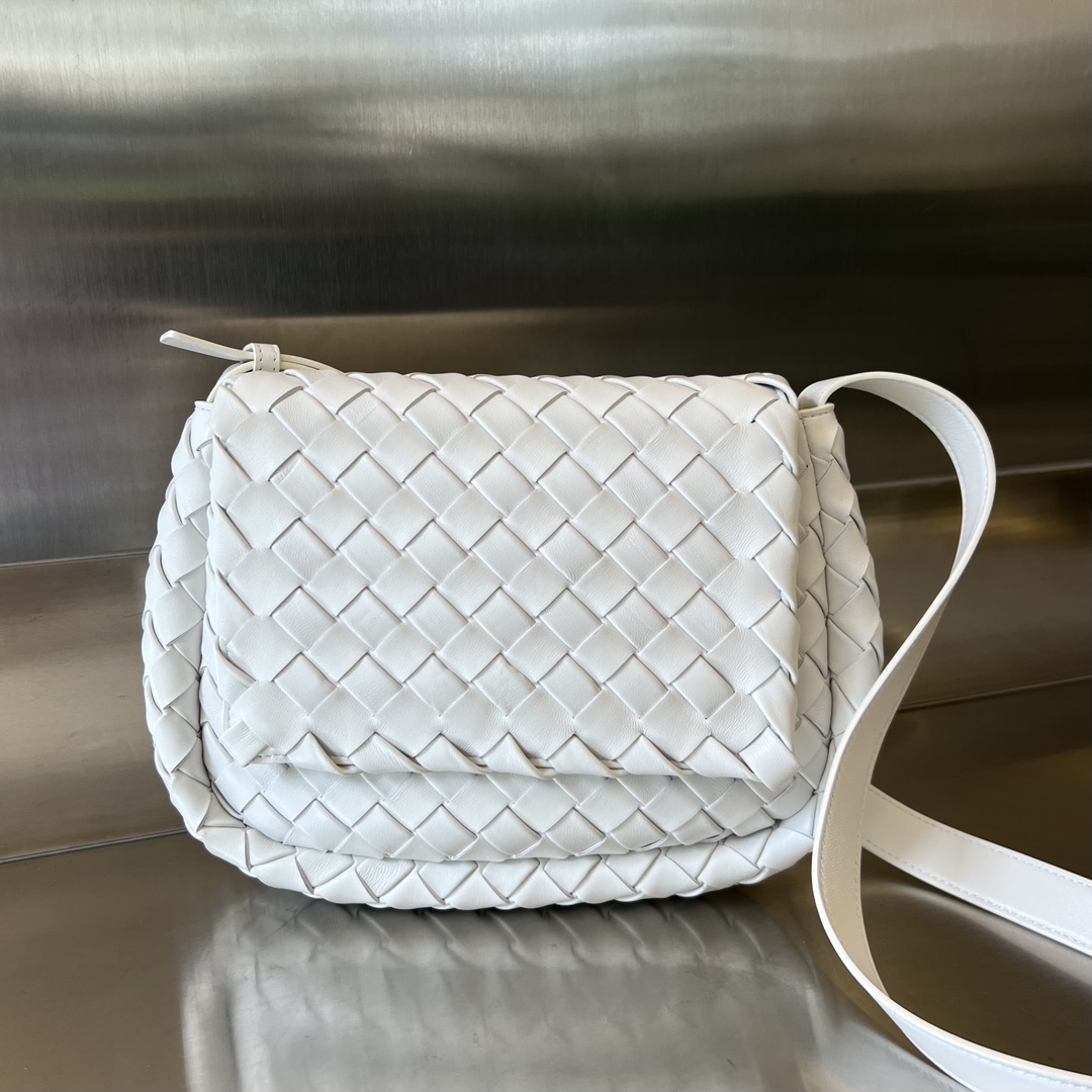 Túi xách nữ bottega veneta màu trắng 755659