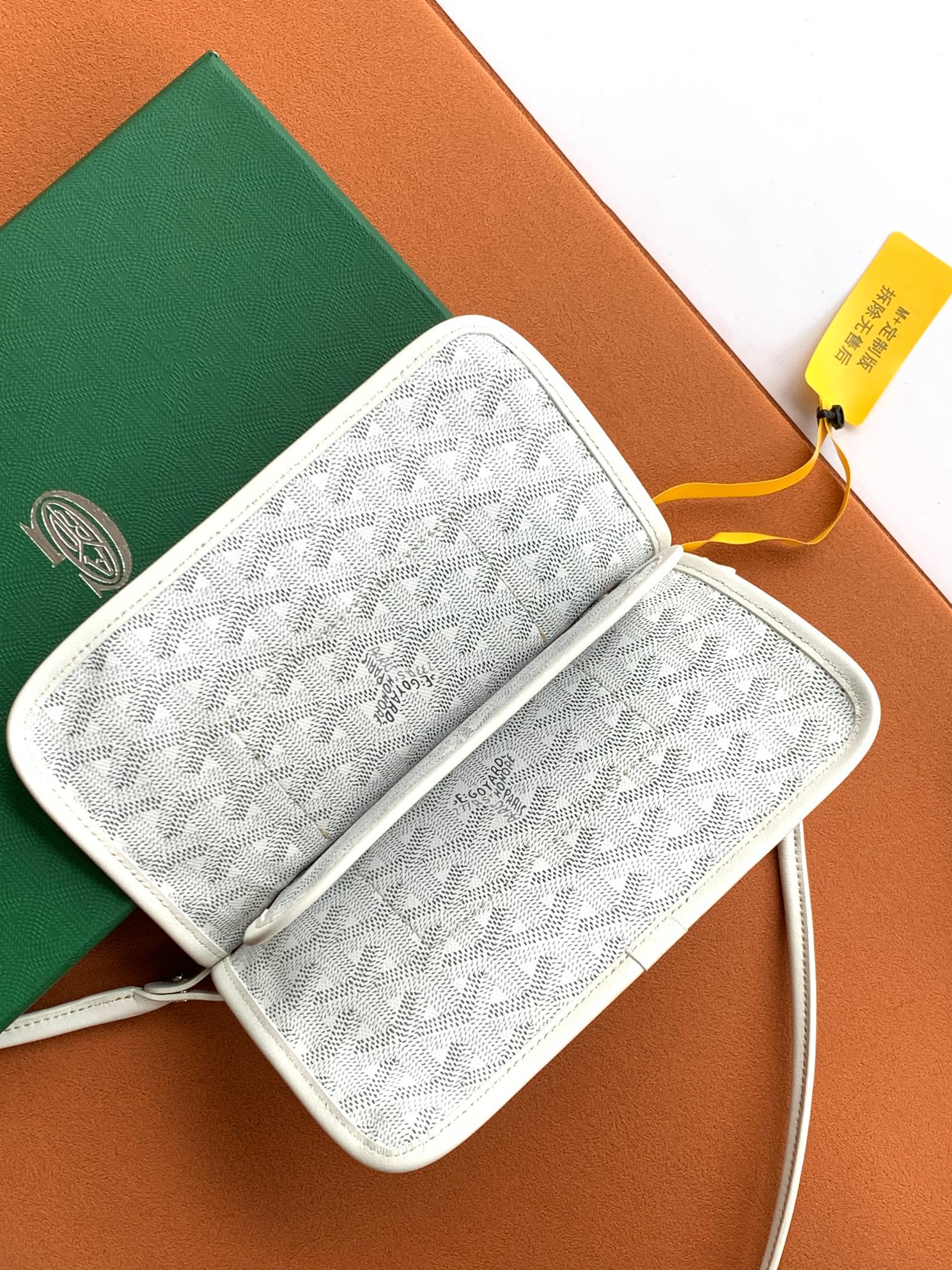 Goyard Plumet 8015 (white)