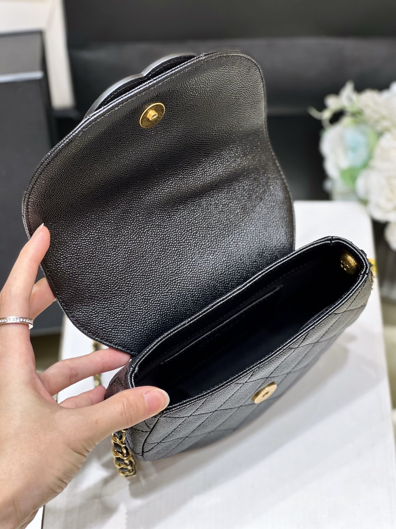 Túi Xách Chanel M3867 Màu Đen 