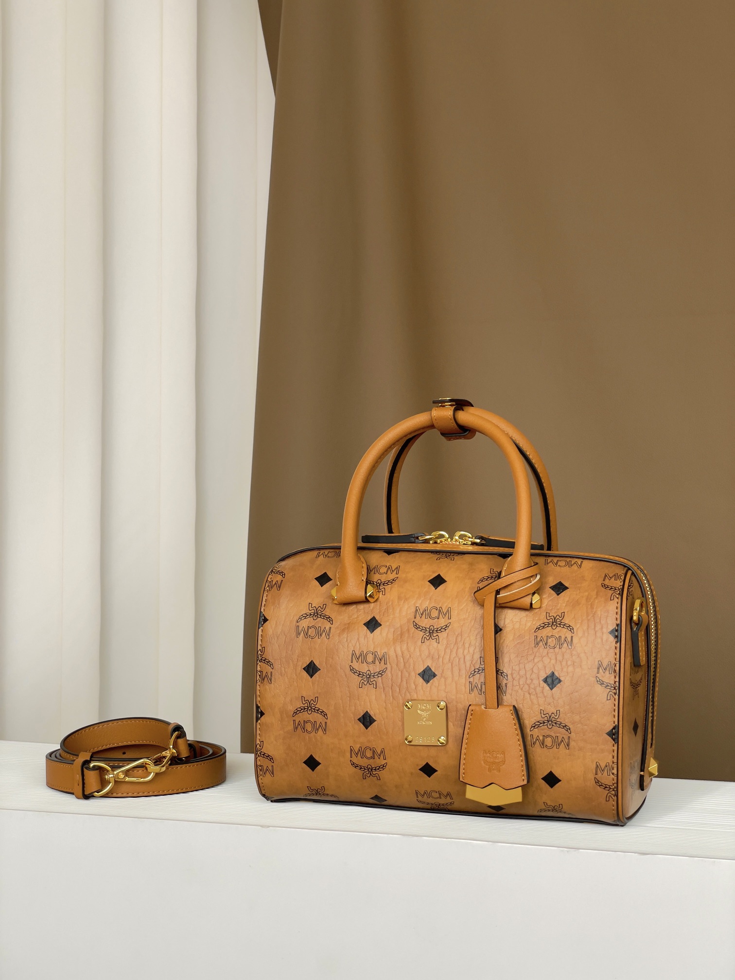 MCM AREN VISETOS 03CO001 (BROWN)