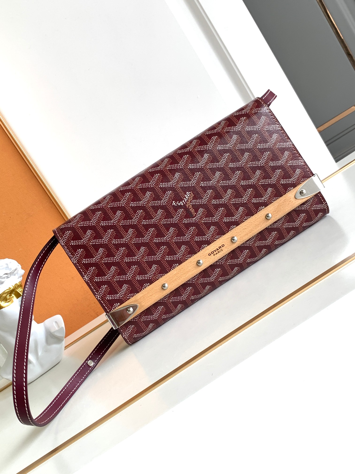 Goyard Monte-Carlo 8812 (red)