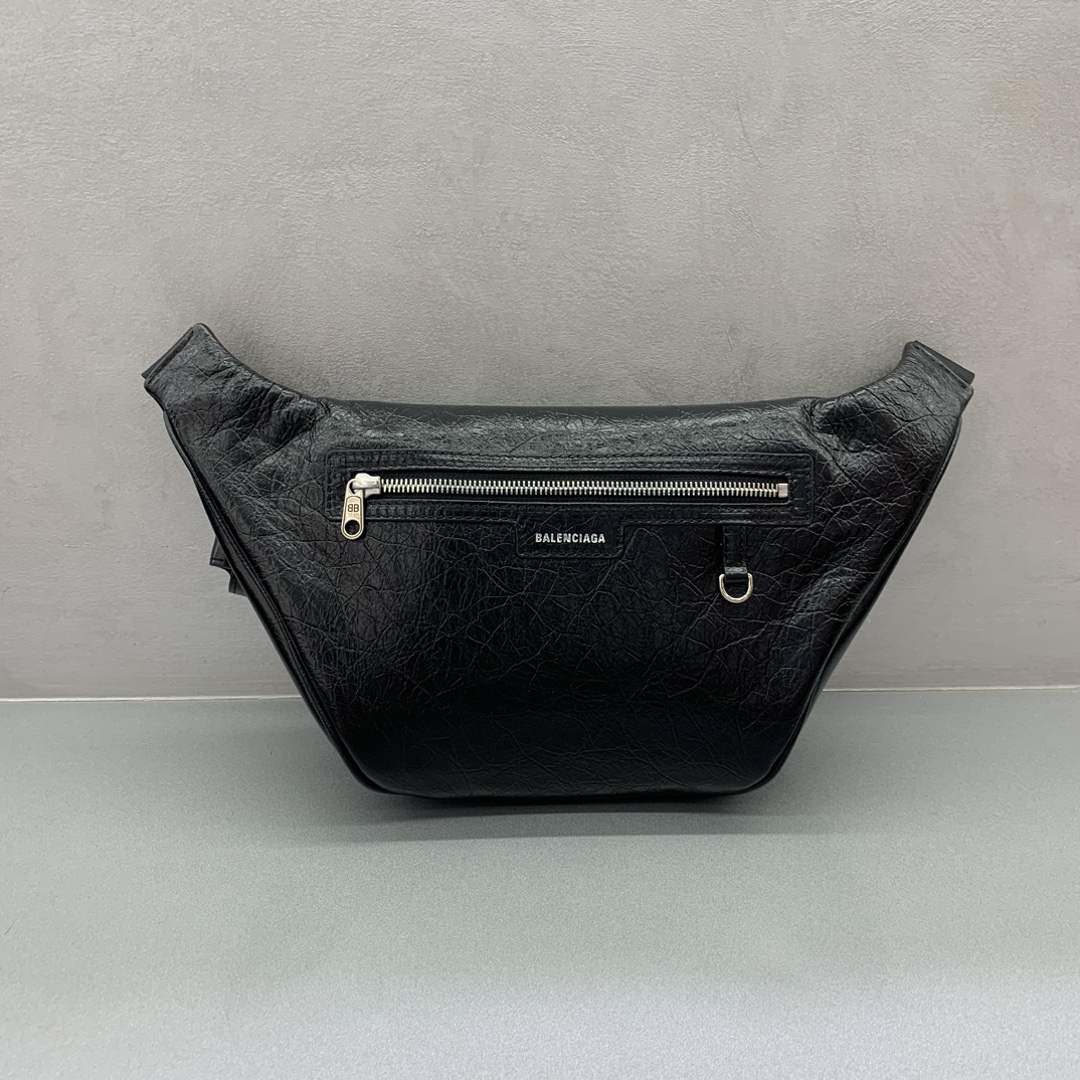 TÚI ĐEO CHÉO BALENCIAGA 703143950 MÀU ĐEN 
