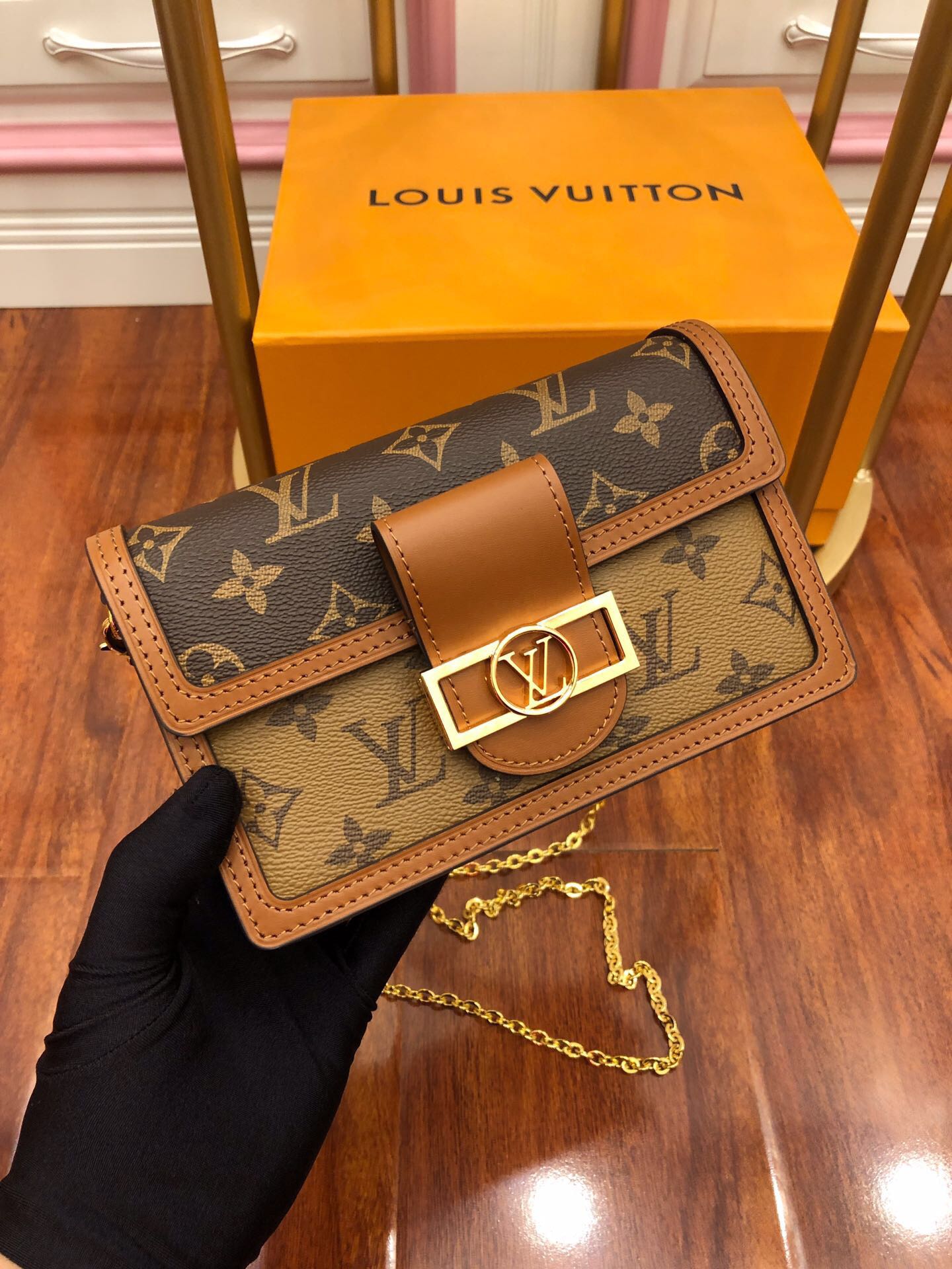 Túi Đeo Chéo Nữ Louis Vuitton LV Dauphine Chain Wallet Monogram Bag M68746 Màu Nâu