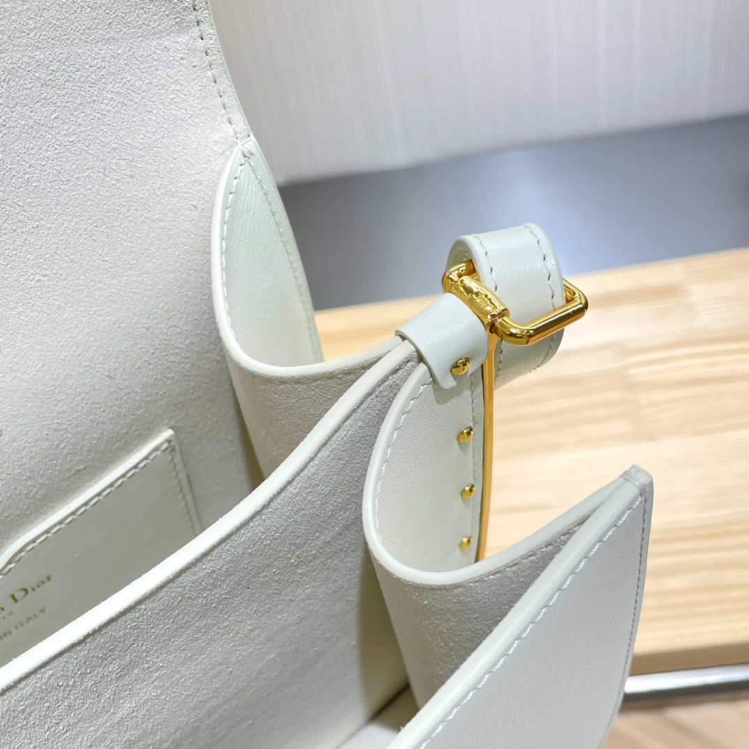 TÚI DIOR BOBBY FRAME MÀU TRẮNG
