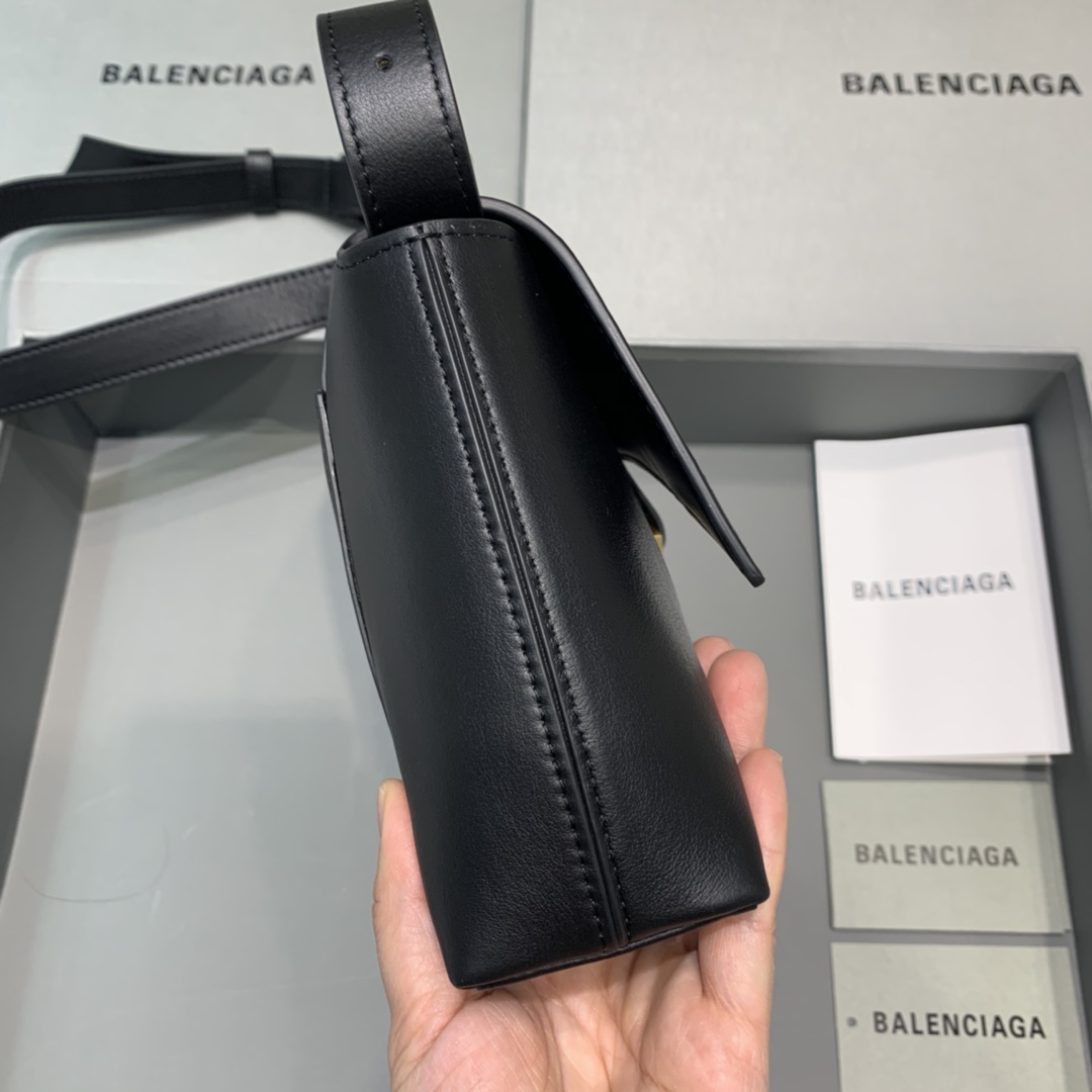 TÚI ĐEO NỮ BALENCIAGA 180609 MÀU ĐEN 