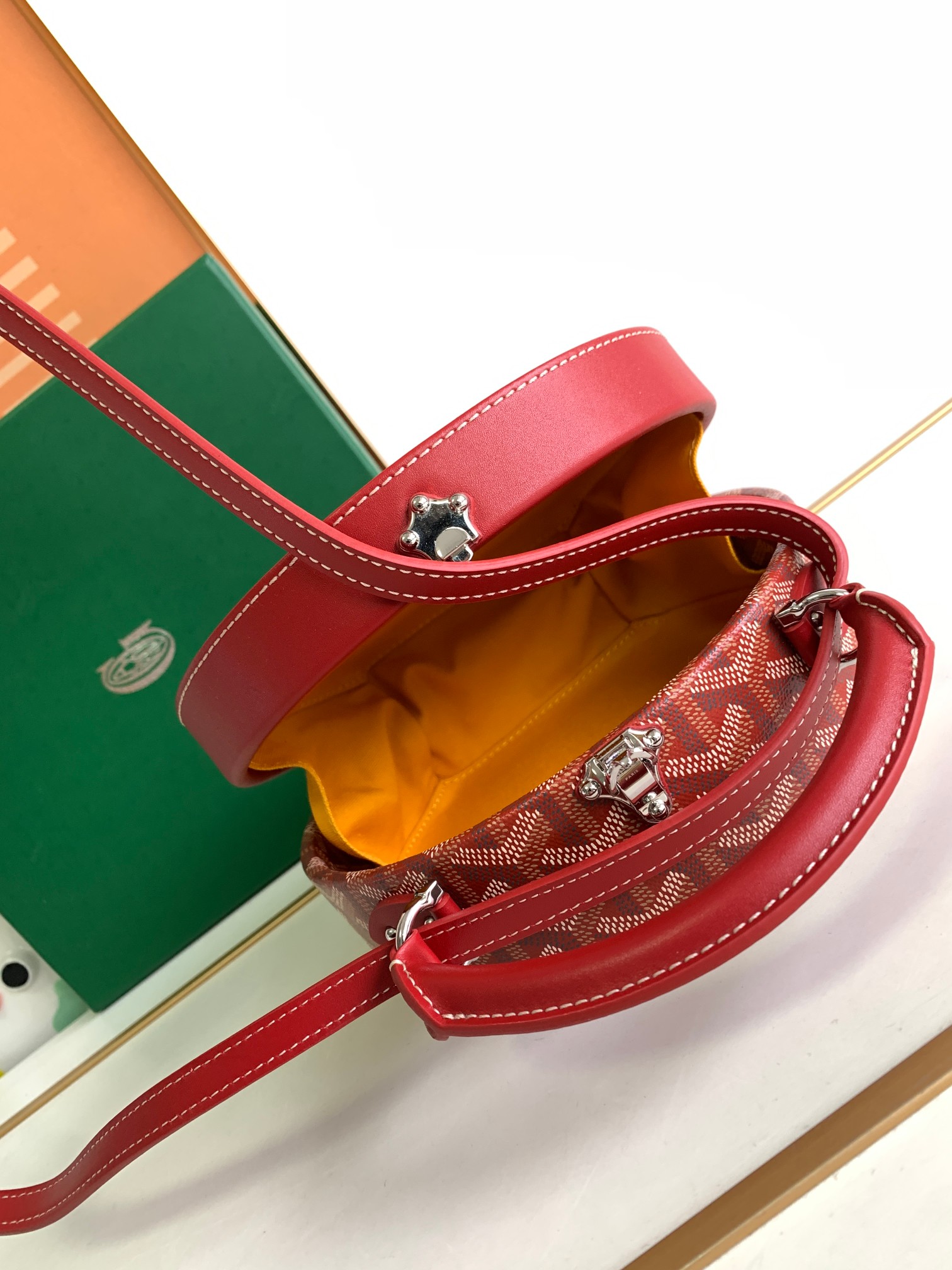 Goyard Alto 8115 (red)