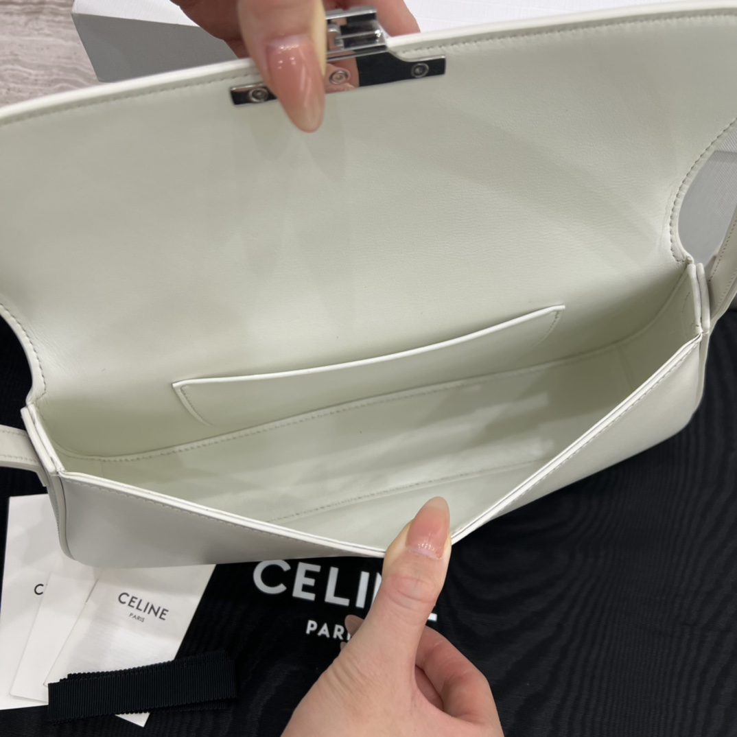 Túi Xách Celine Lola Triomphe 115532 Màu Trắng 