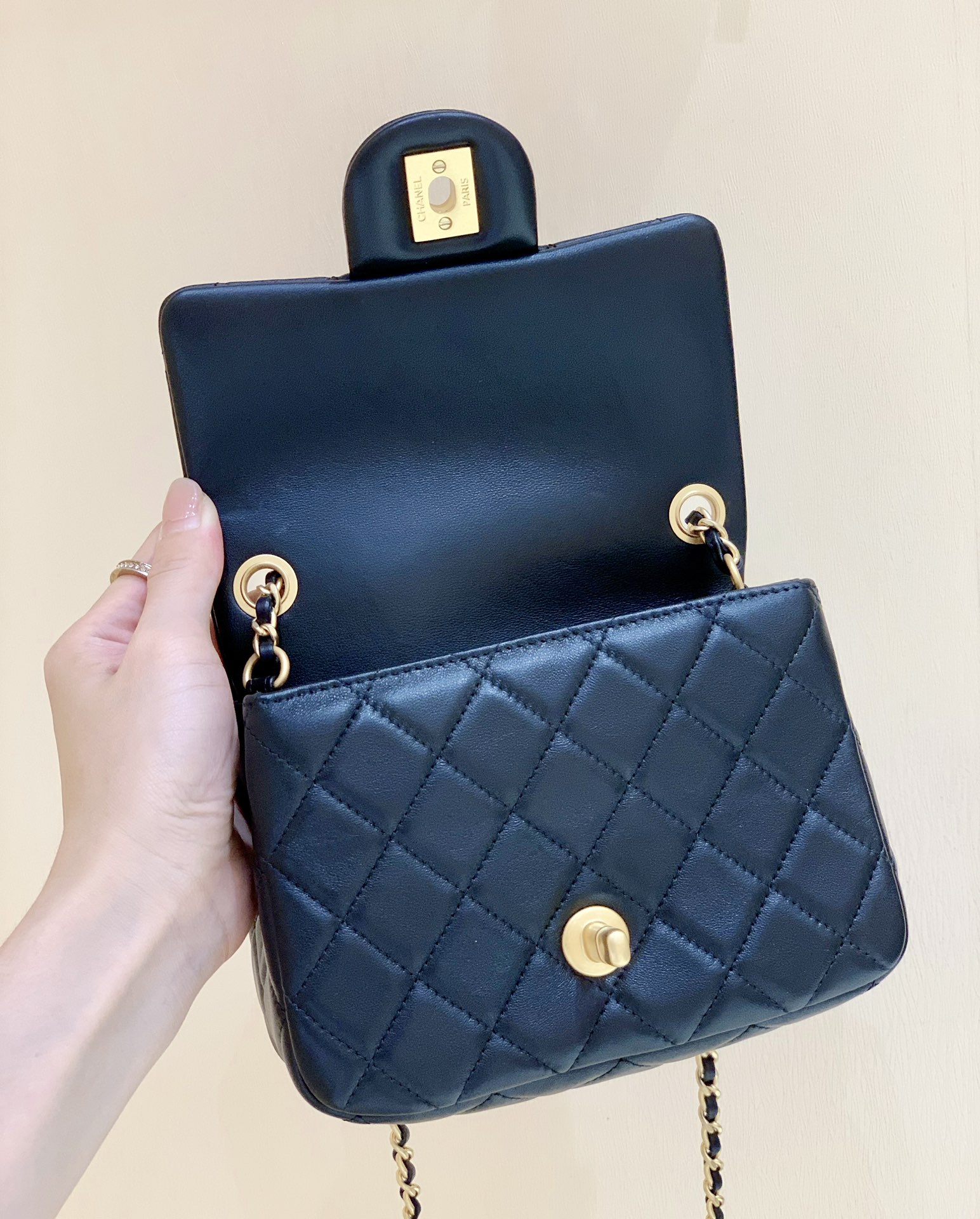 Túi Xách Chanel CF Mini Màu Đen AS1786 