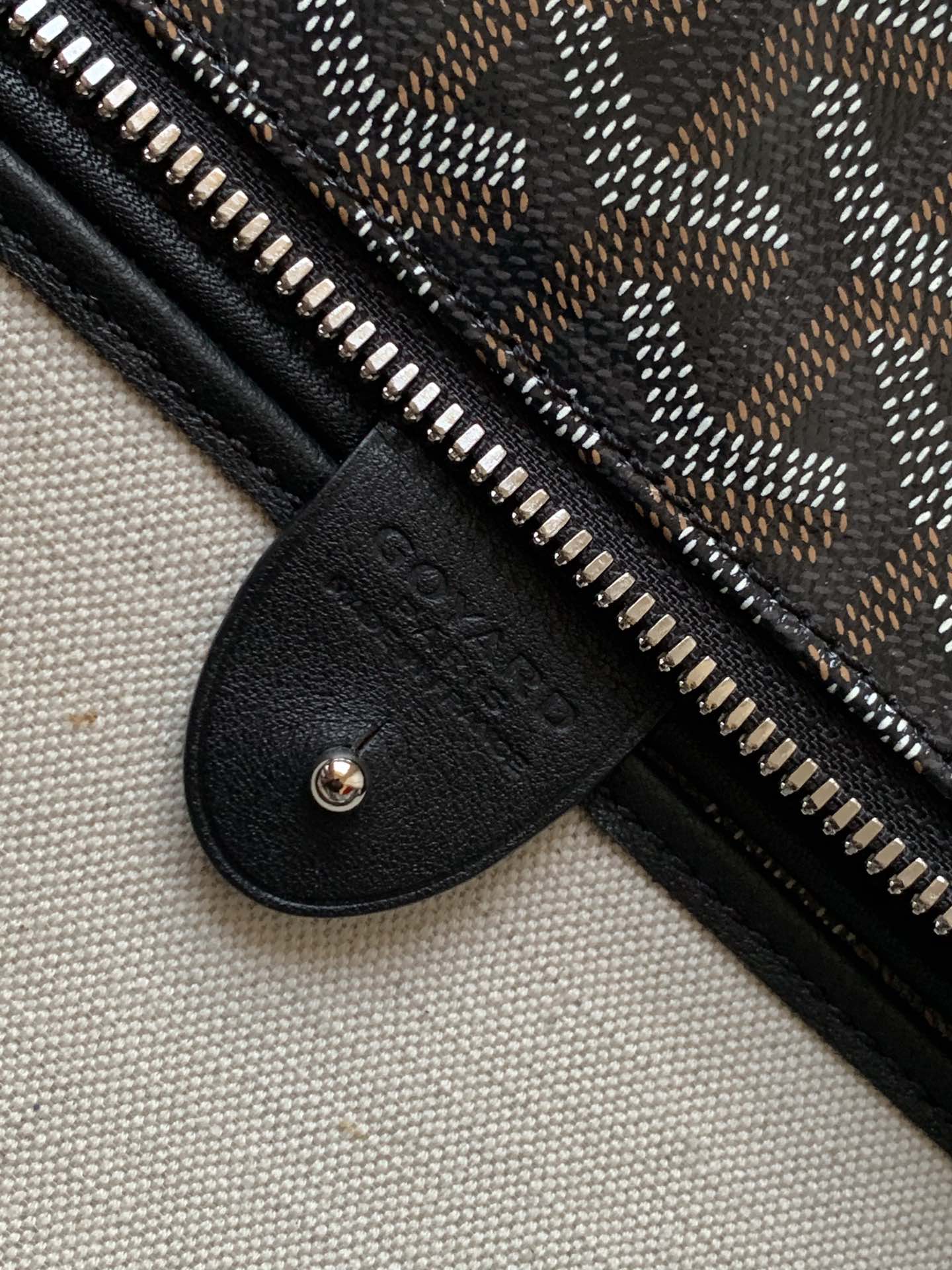 Túi xách Goyard 8022850 màu đen 