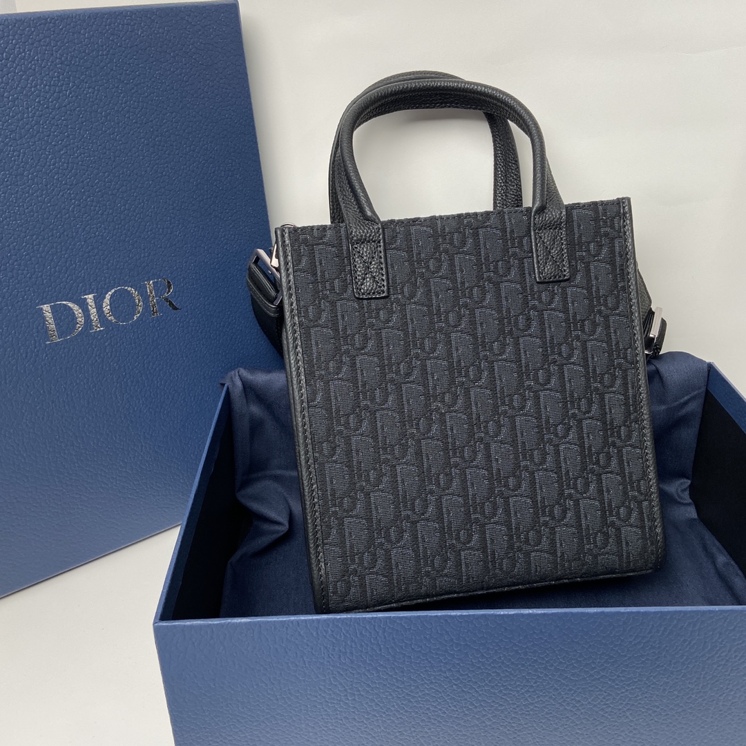 Túi xách Dior nam 9235 màu đen 